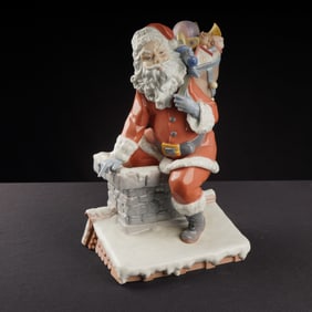 Lladro Porcelain Sculpture Down the Chimney 01001931