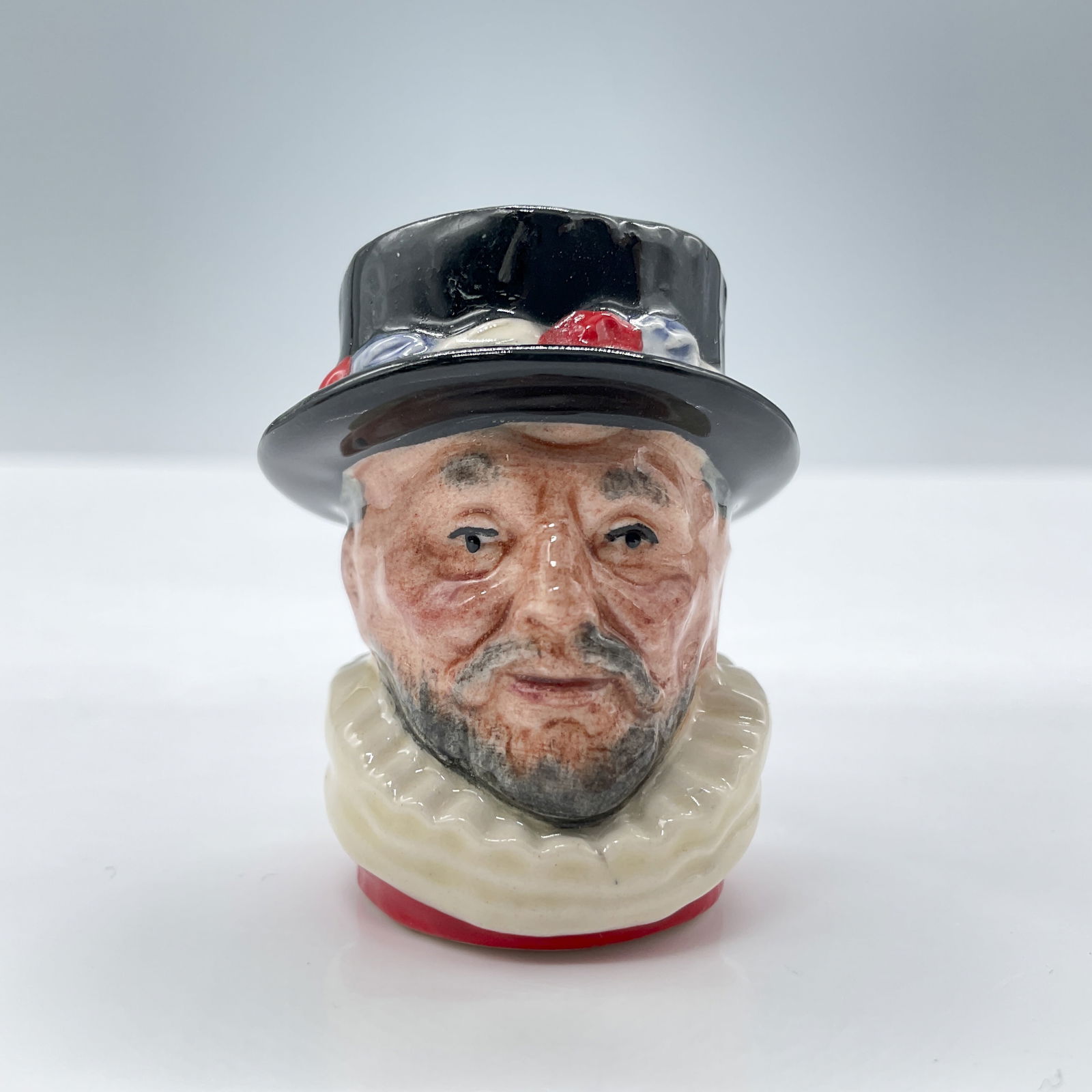 Beefeater D6806 - Tiny - Royal Doulton Character Jug (1 of 3)