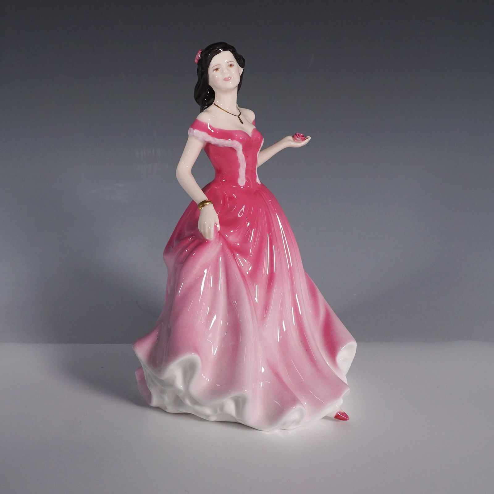 Royal Doulton Figurine Fleur HN4663 (1 of 5)