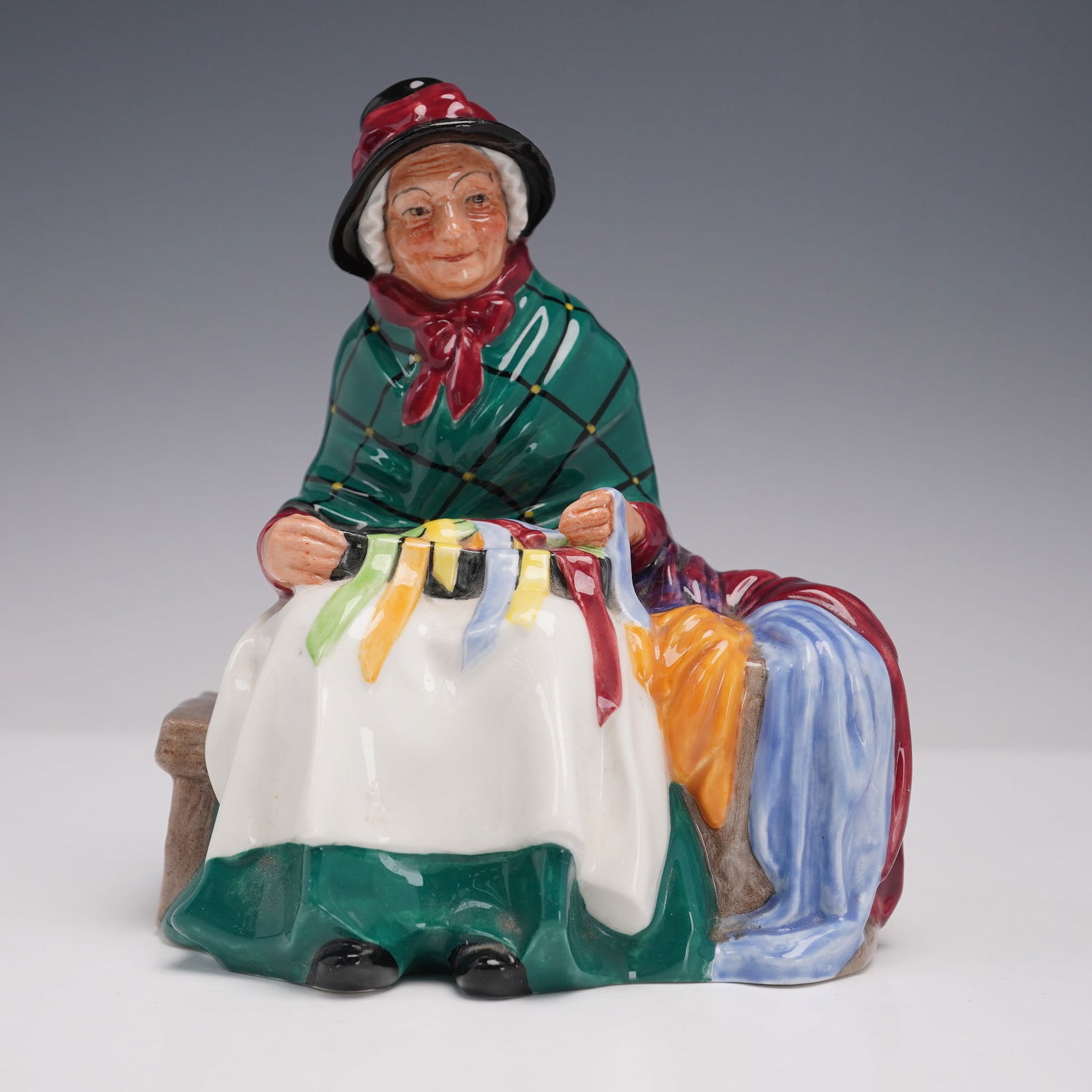 Royal Doulton Figurine, Silks and Ribbons HN2017 (1 of 5)