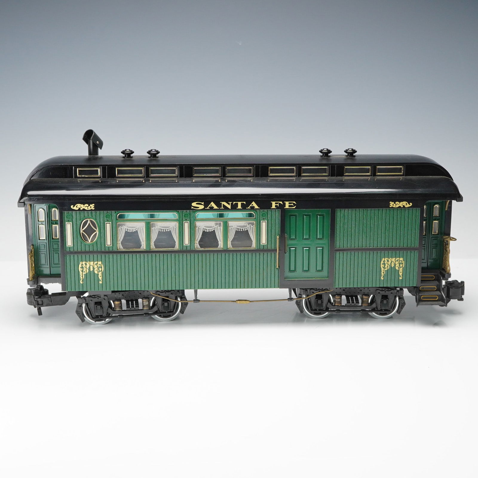 REA Santa Fe Combine Passenger Car Electric Train Model (1 of 5)