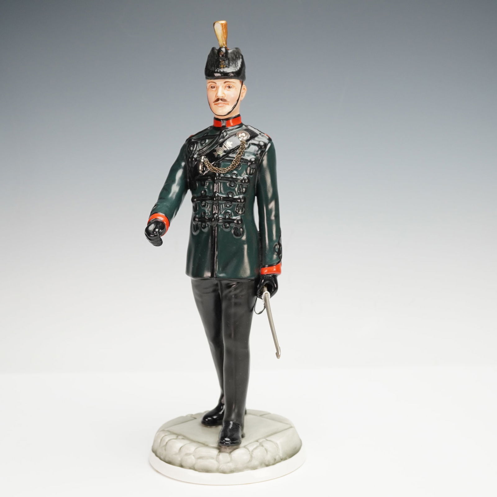 Michael Sutty Porcelain Sculpture, Officer Kings Royal Corps 60th Rifles (1 of 3)