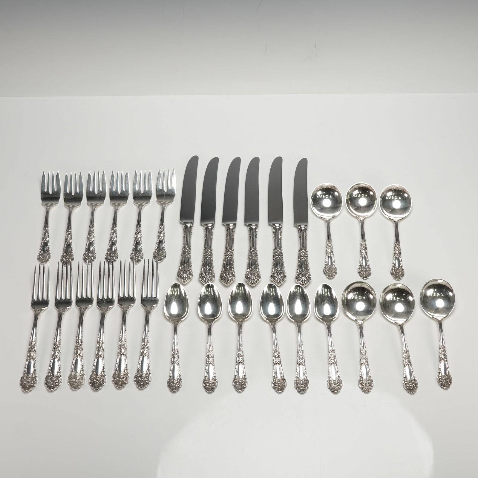 30pc Reed & Barton Sterling Silver Flatware, French Renaissance (1 of 4)