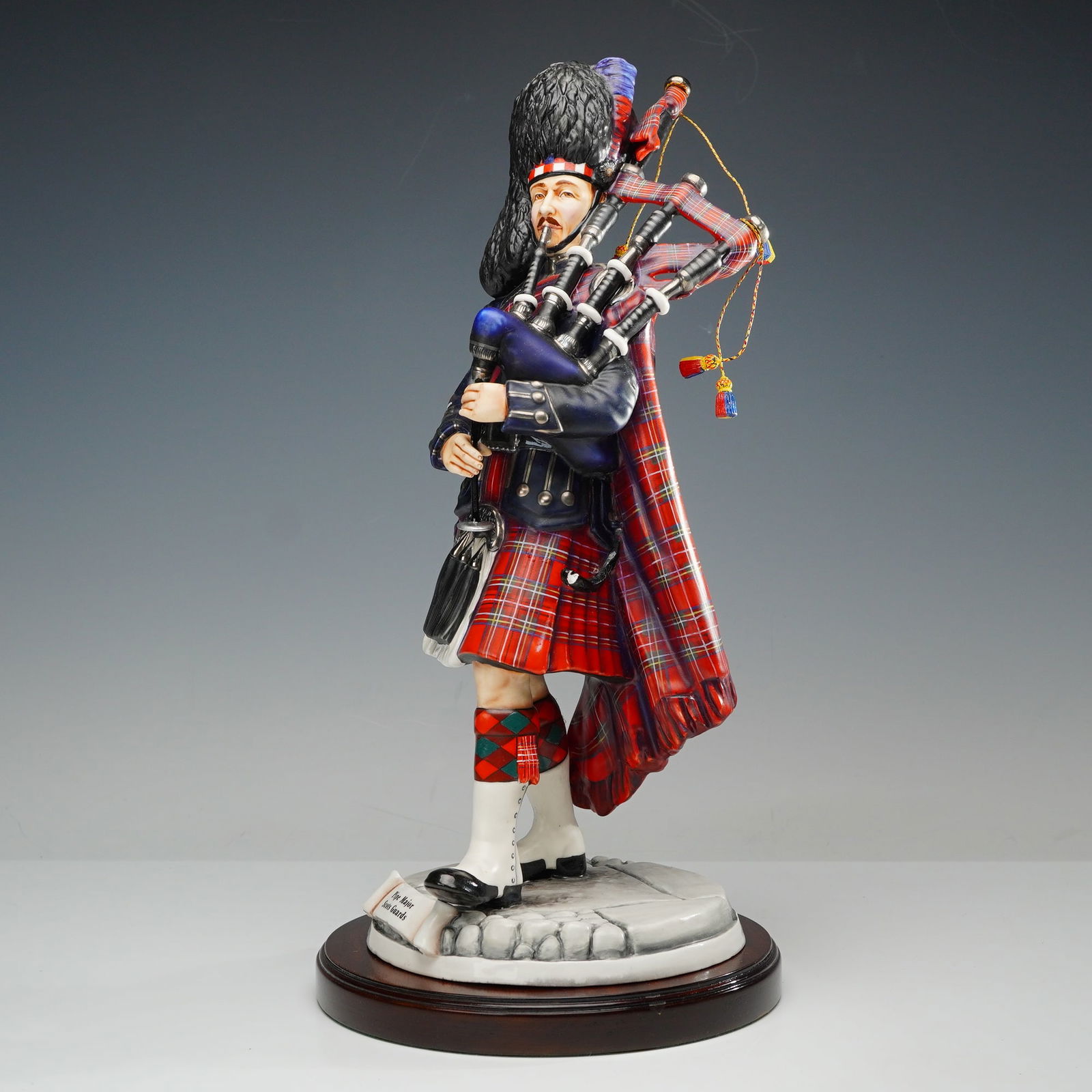 Michael Sutty Painting Sample Porcelain Sculpture, Pipe Major Scots Guards (1 of 5)