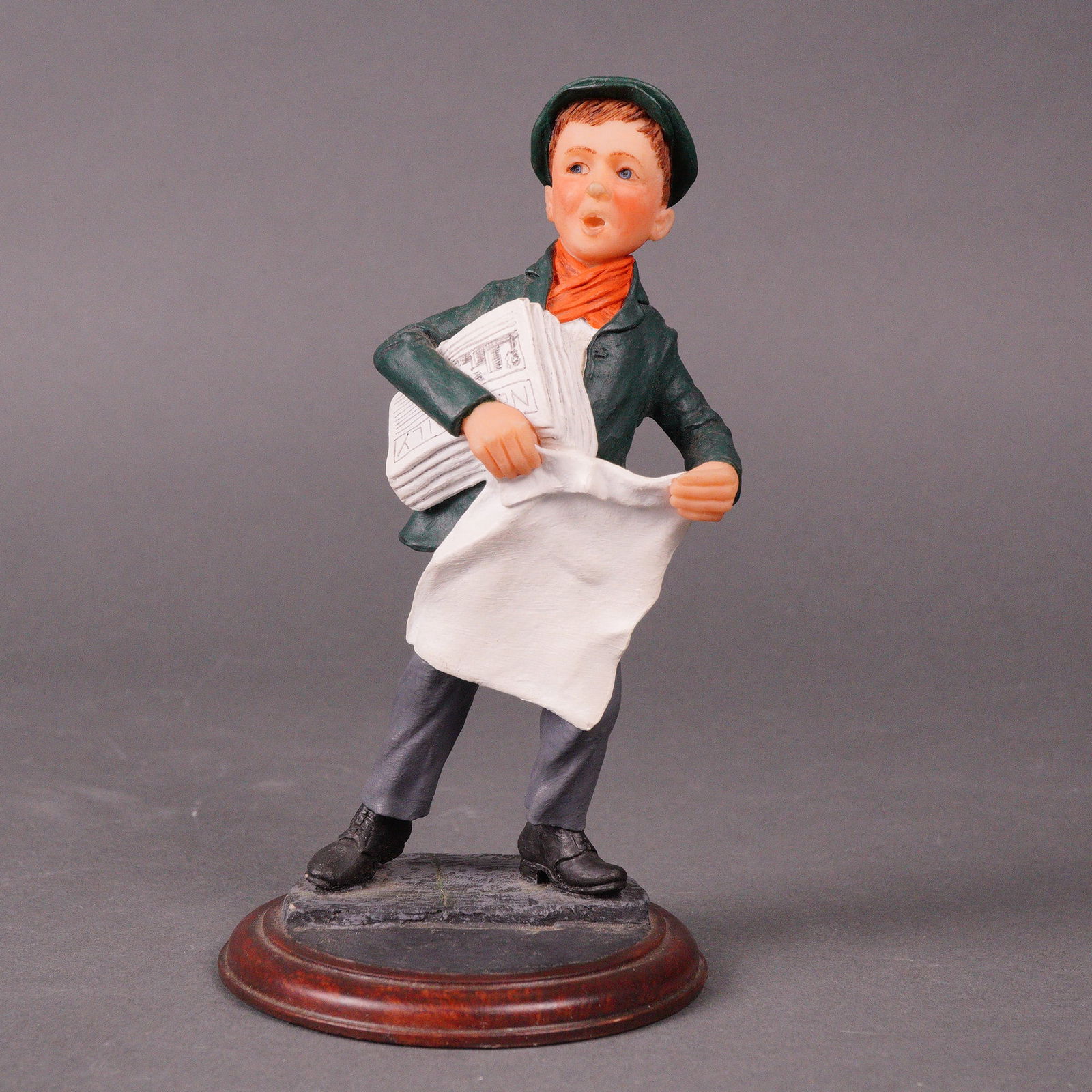 Lemax Resin Figurine, Merry Newsboy (1 of 4)