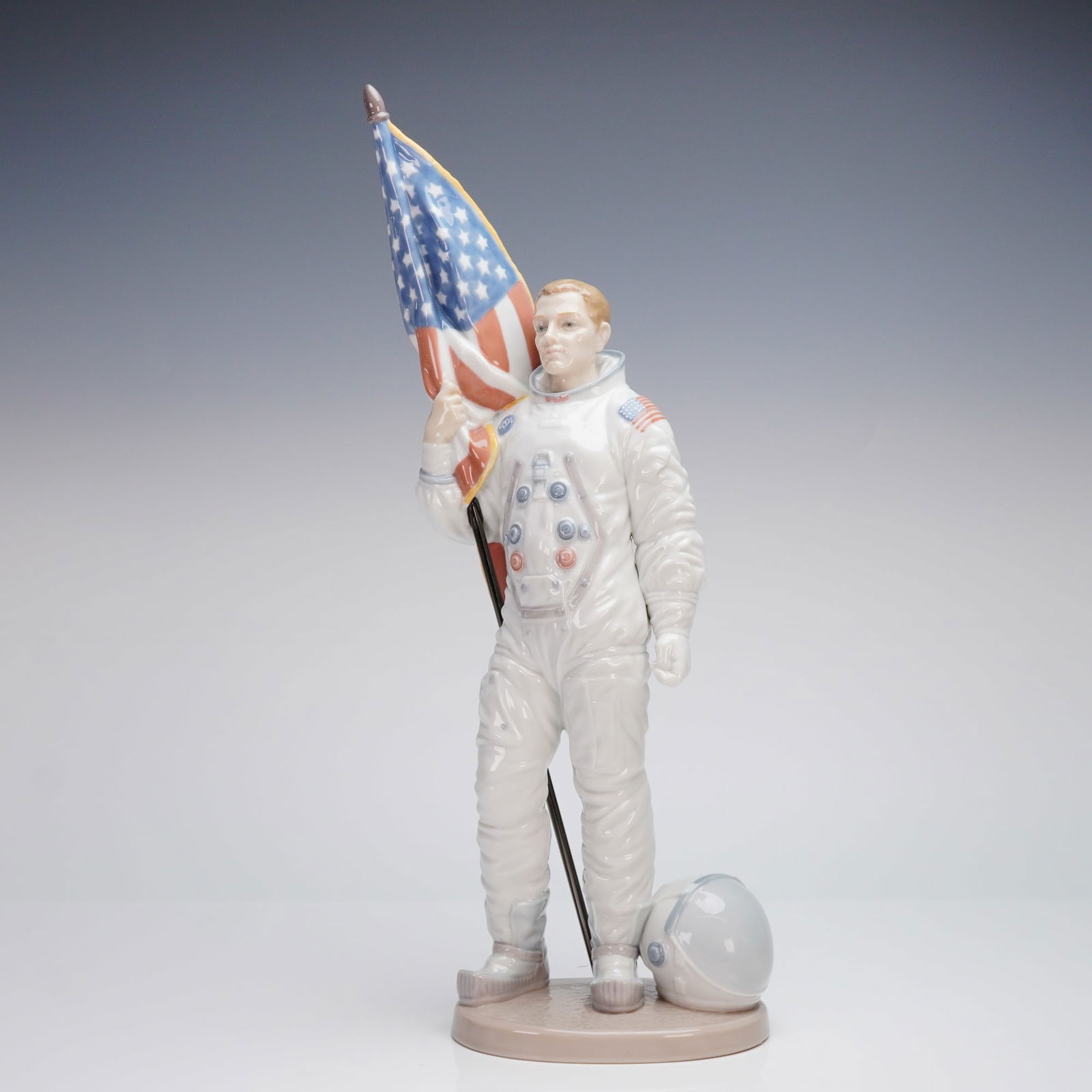 Lladro Apollo Landing Figurine 6168 with COA (1 of 4)