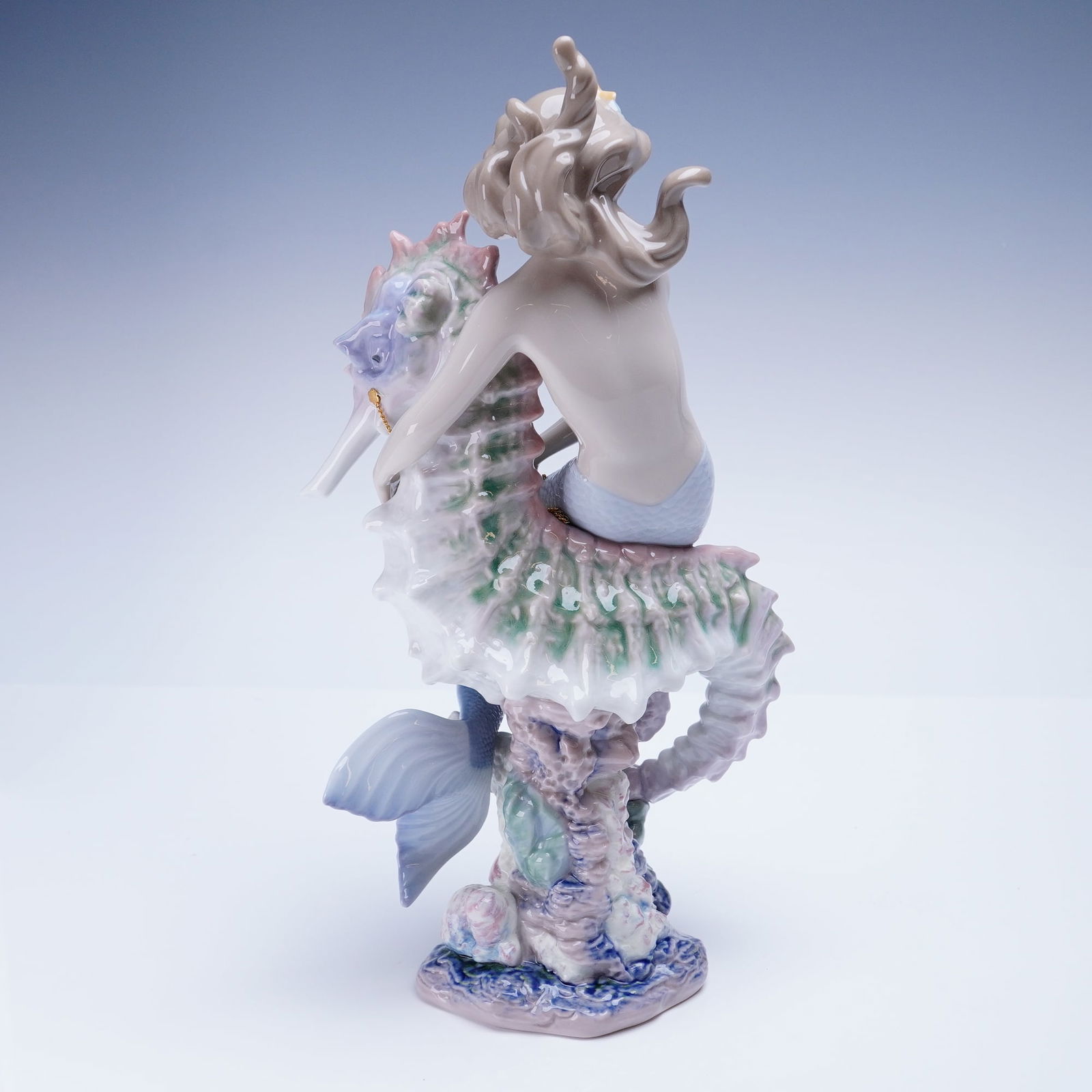 Lladro Porcelain Sculpture Beneath the Waves 01001822 - 2