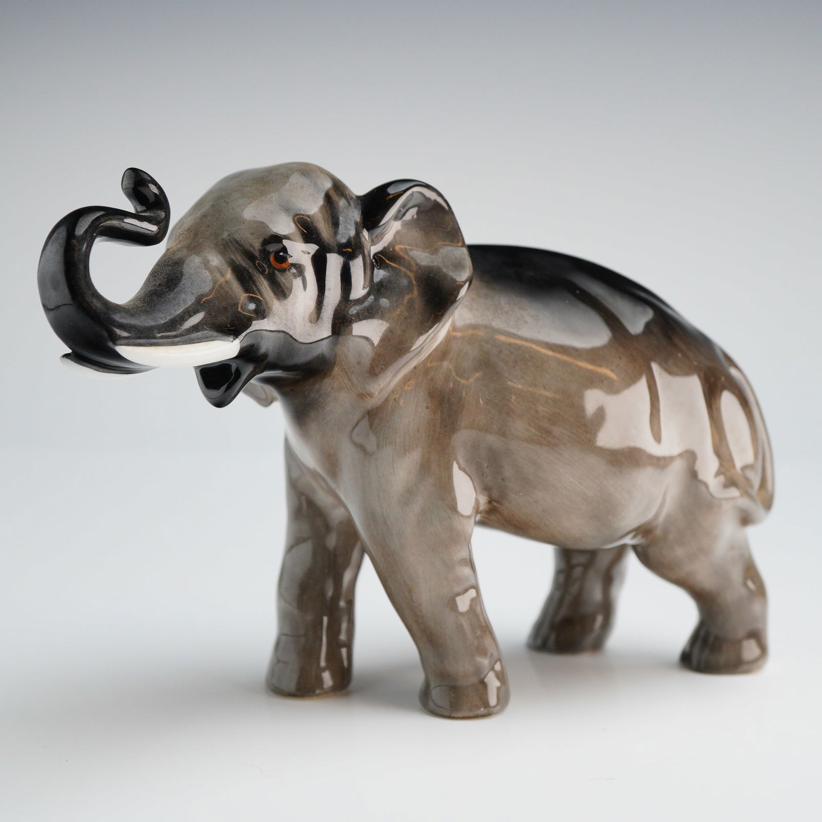 Royal Doulton Porcelain Elephant Figurine HN2644 (1 of 3)