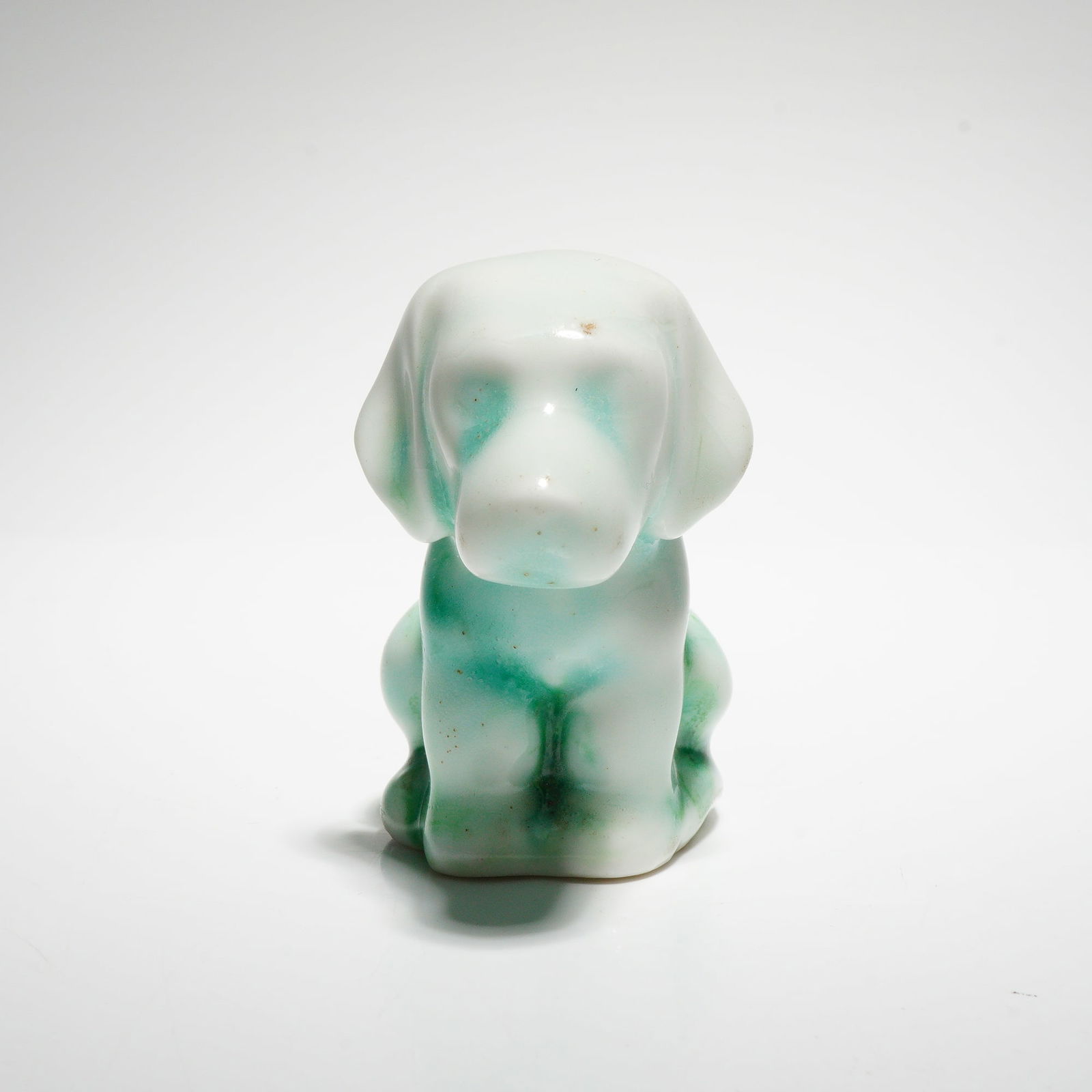 Royal Doulton Chinese Jade Figurine, Beagle Puppy HN831 (1 of 5)