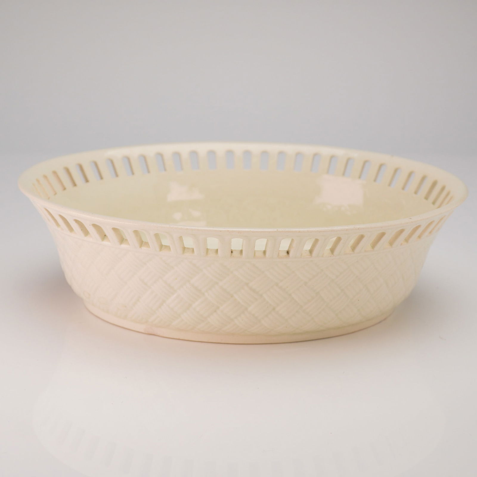 Wedgwood Oval Creamware Basketweave Bowl (1 of 5)
