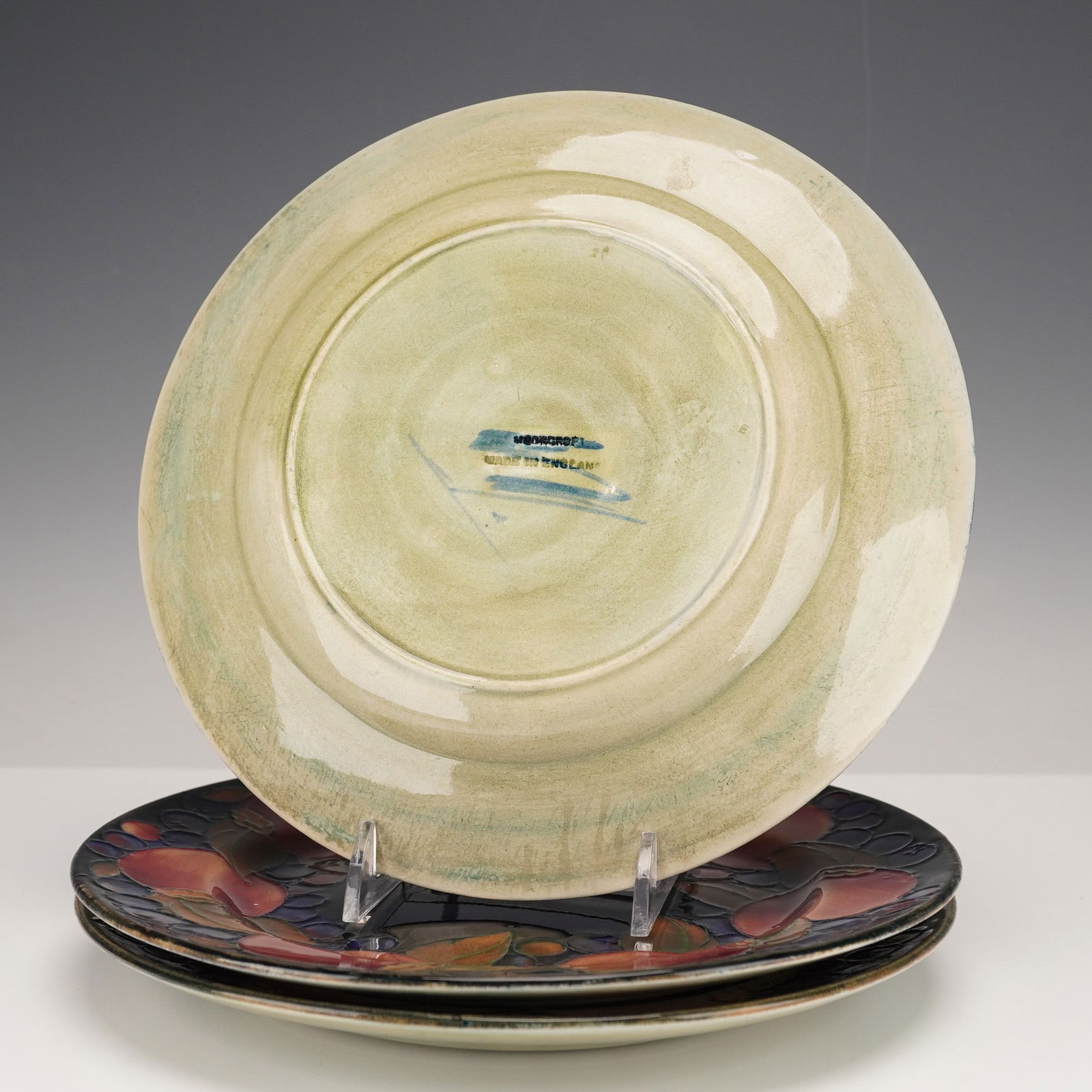 Three Moorcroft Pomegranate Pattern Earthenware Plates - 3