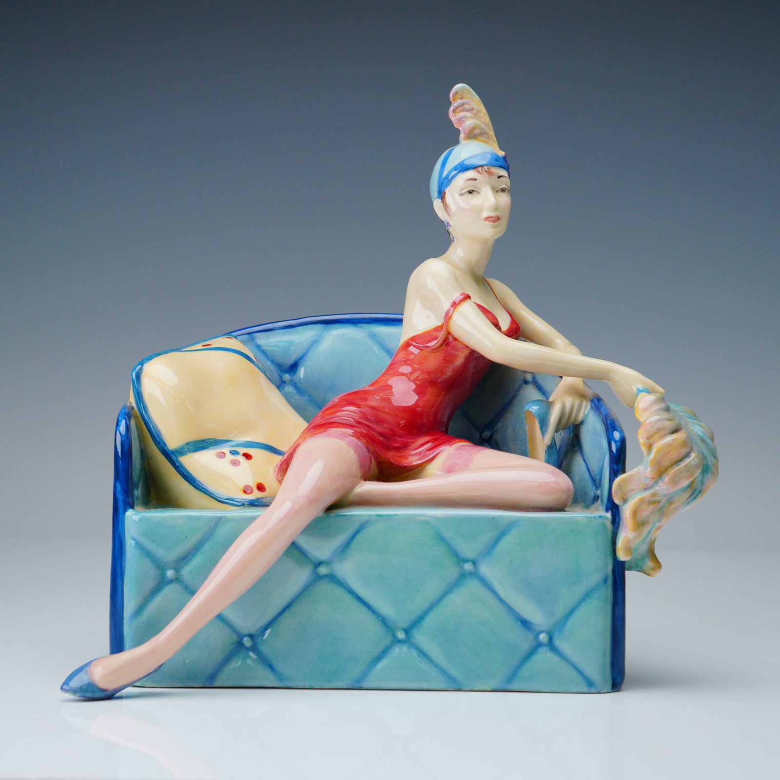 Kevin Francis Figurine, La Femme Fatal: Striking Art Deco-style ceramic figurine titled La Femme Fatal, modelled by Andy Moss and produced by Peggy Davies Ceramics for Kevin Francis. Issued in a limited edition of 750, this hand-painted