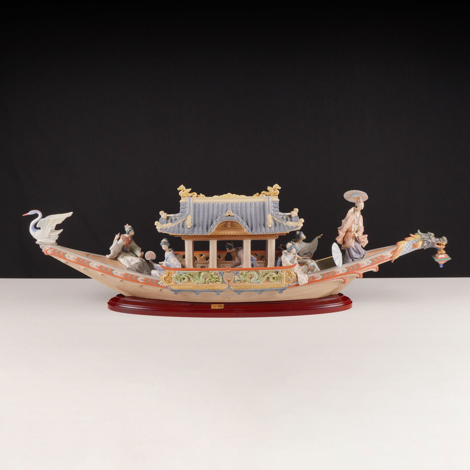 Lladro Porcelain Sculpture Kitakami Cruise 1605 (1 of 8)