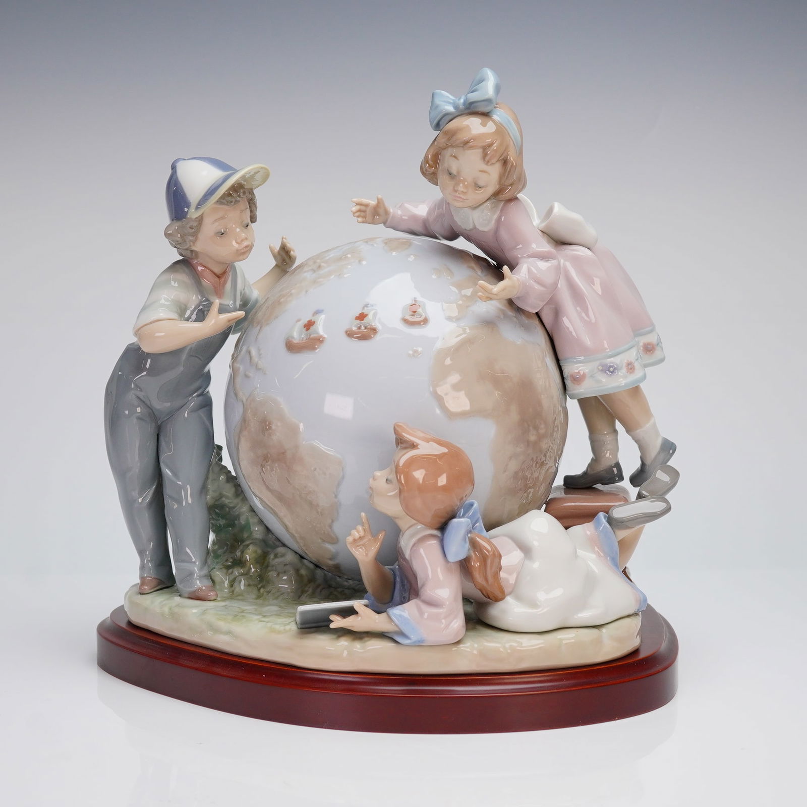 Lladro Voyage of Columbus Figurine 1005847 (1 of 4)