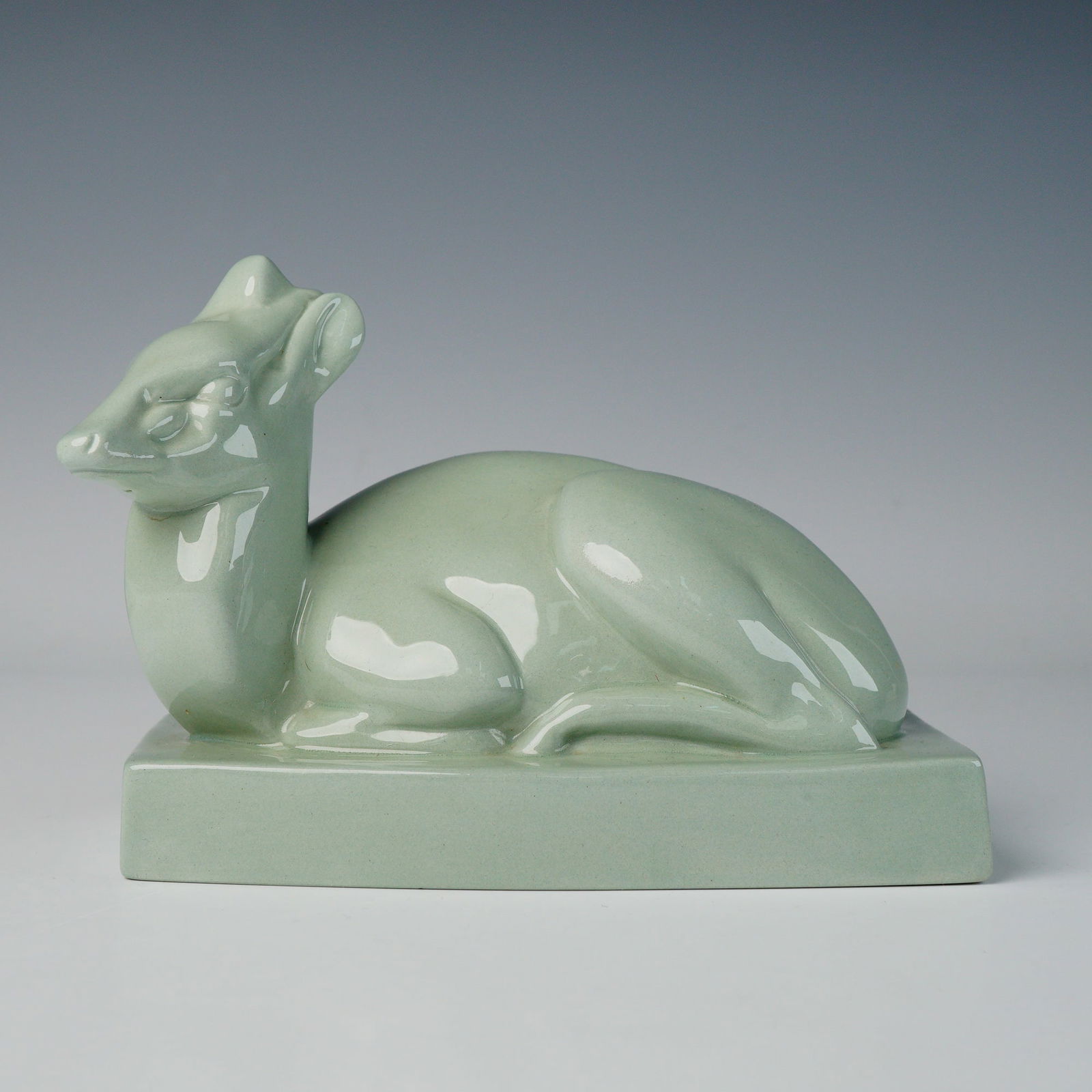 Wedgwood by John Skeaping Green Glazed Ceramic Art Deco Deer Figurine (1 of 5)