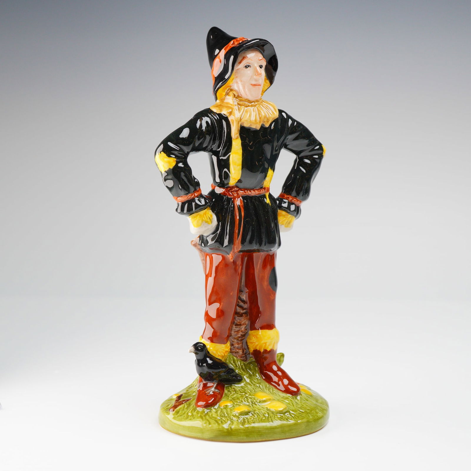 Royal Doulton The Wizard of Oz Figurine, Scarecrow (1 of 5)