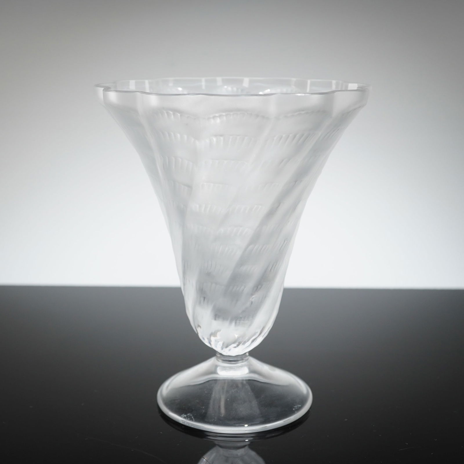 Lalique Crystal Fluted Swirl Vase, Lucie (1 of 4)