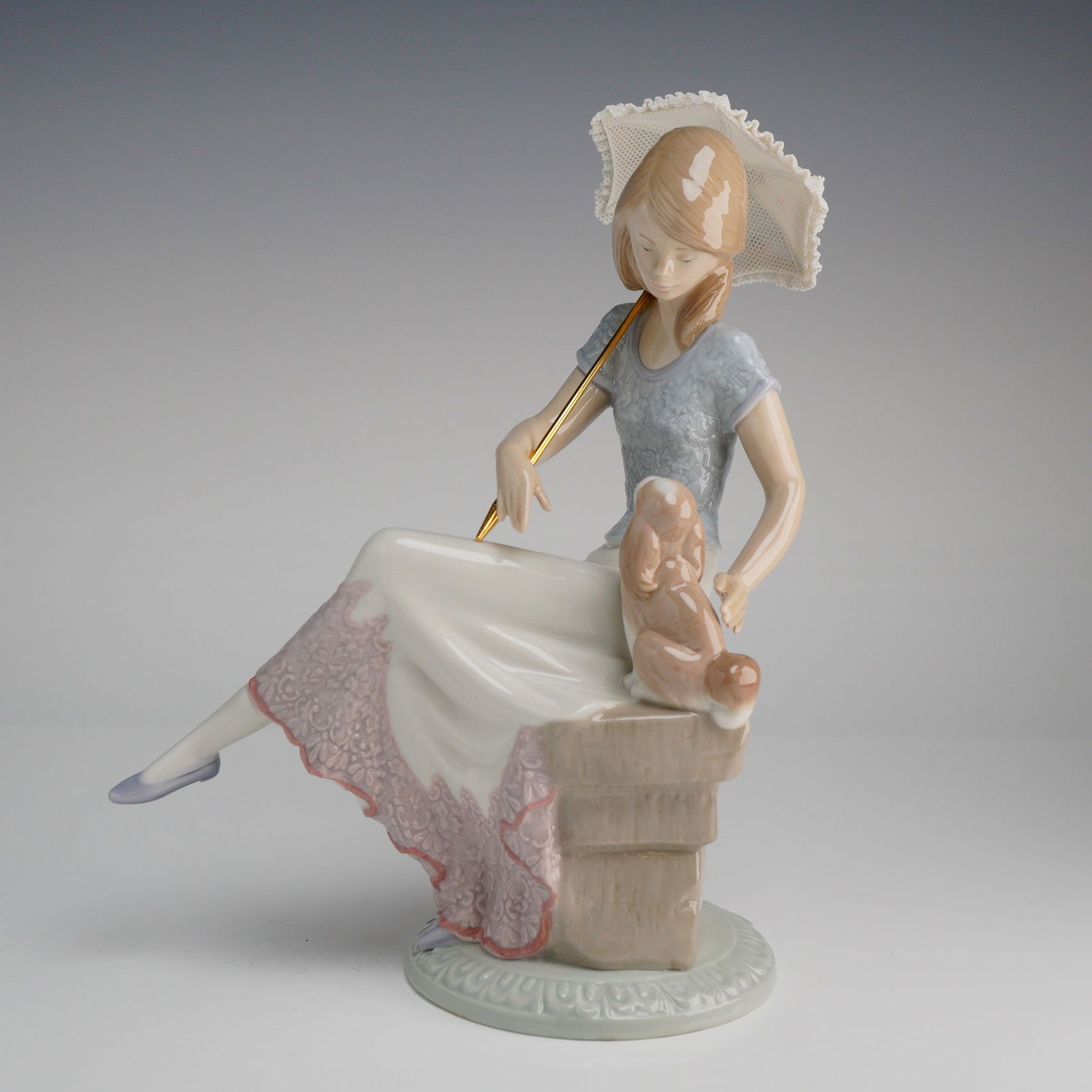 Lladro Porcelain Figurine, Picture Perfect 1007612 (1 of 4)