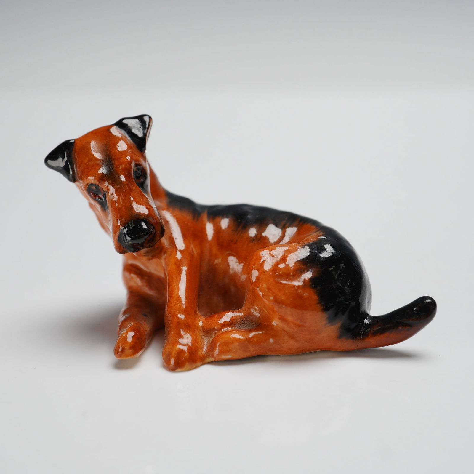 Royal Doulton Dog Figurine, Airedale Terrier K5 (1 of 5)