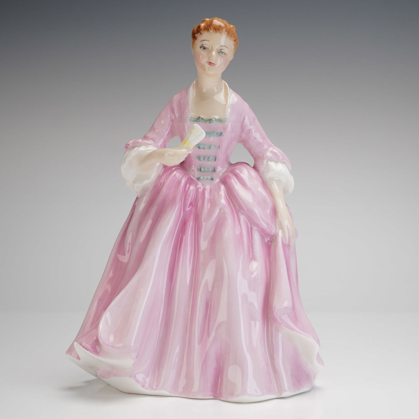 Royal Doulton Figurine A Hostess of Williamsburg HN 2209 (1 of 3)