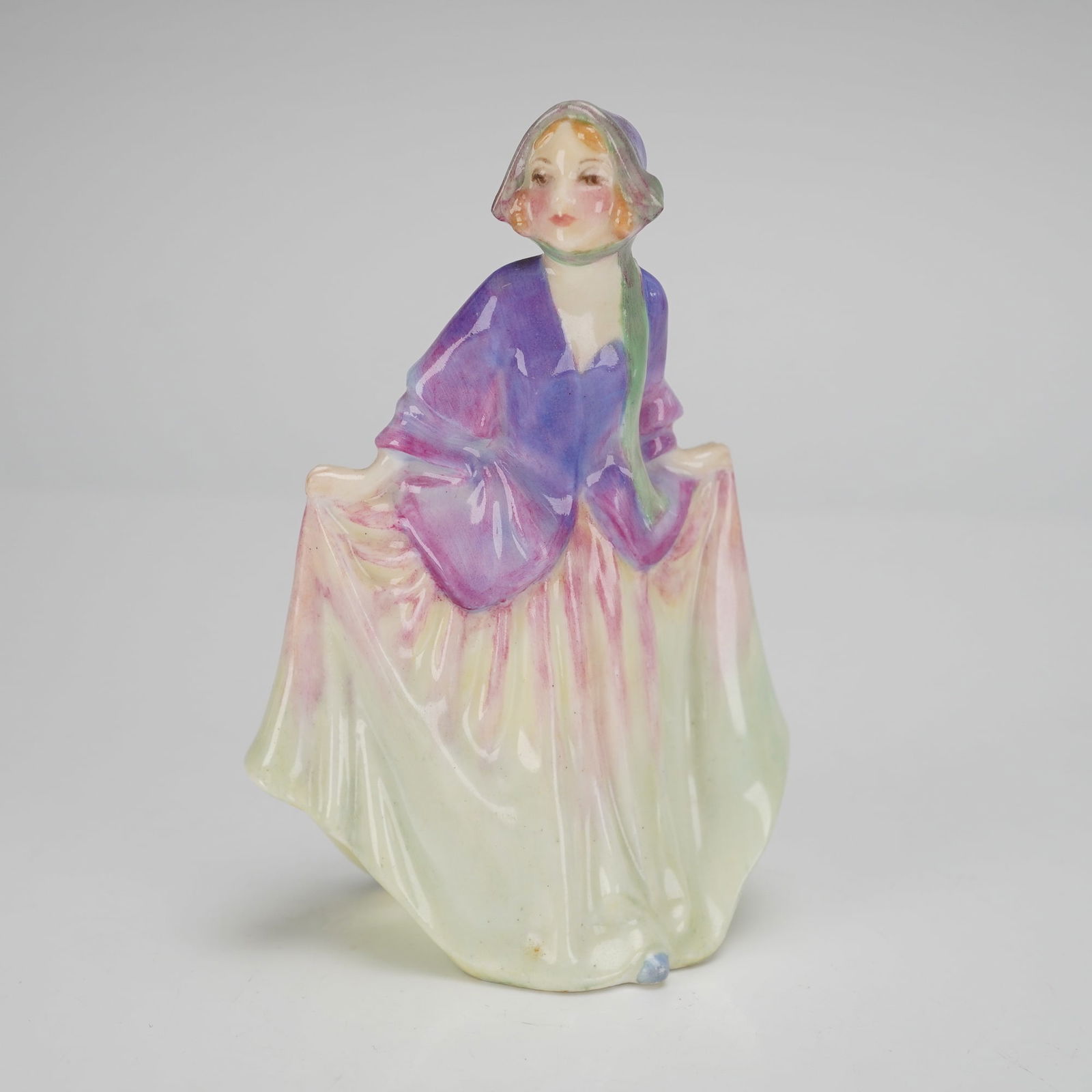 Royal Doulton Figurine Sweet Anne M5 (1 of 3)