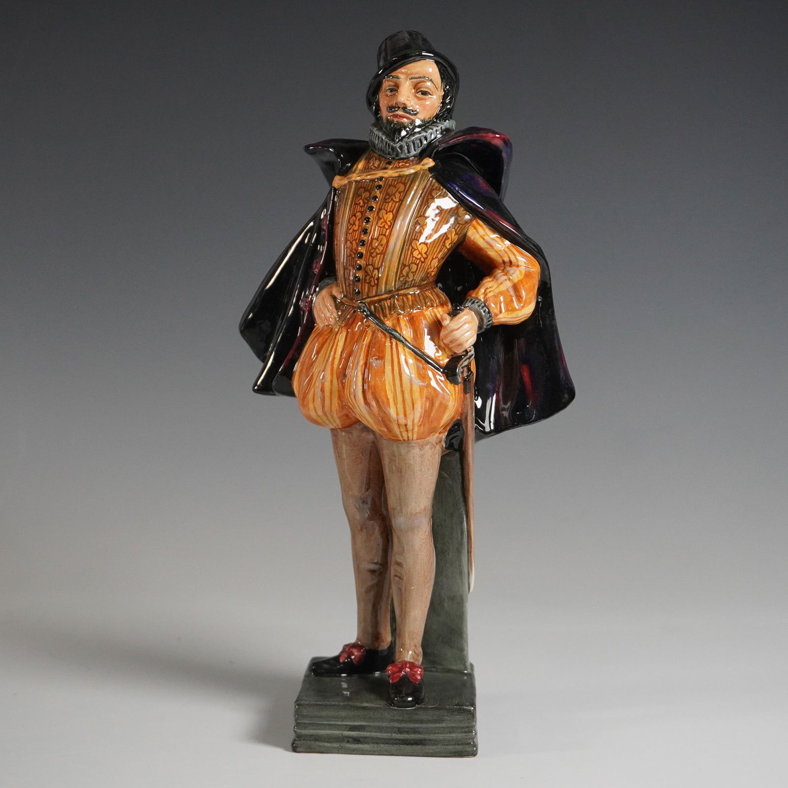 Royal Doulton Figurine, Sir Walter Raleigh HN2015 (1 of 3)