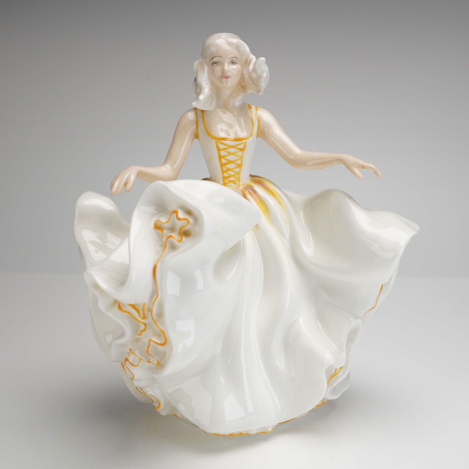 Royal Doulton Figurine Sweet Seventeen HN 2734 (1 of 3)