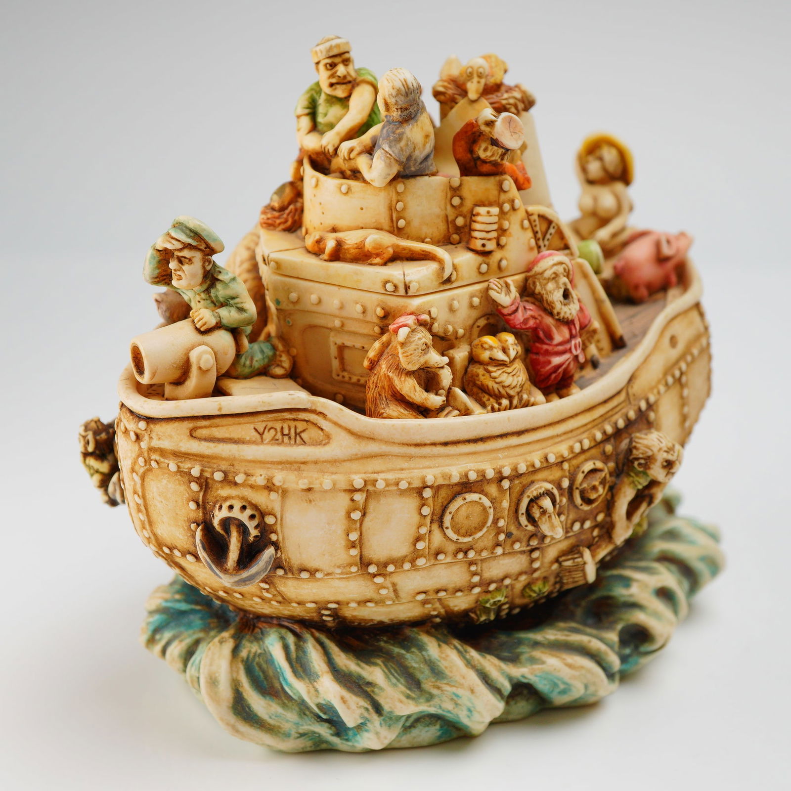 Harmony Kingdom Treasure Box Y2HK (1 of 5)