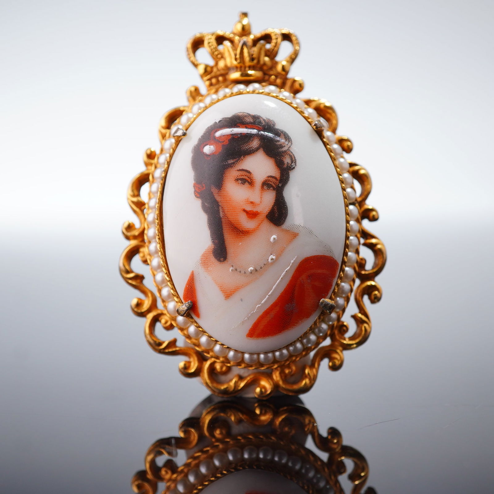 Florenza Limoges Lady Portrait Pendant (1 of 4)