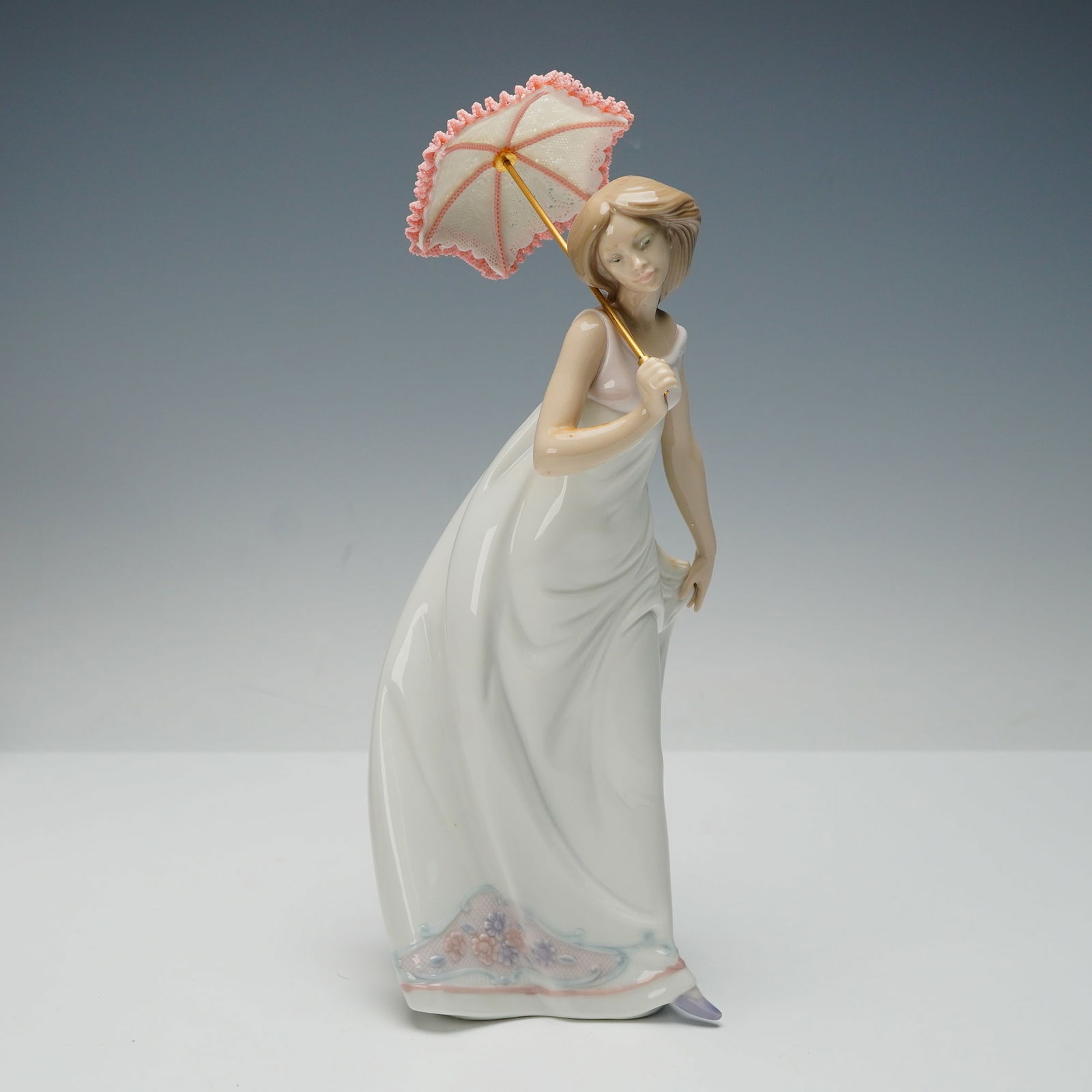 Lladro Figurine, Afternoon Promenade 1007636 (1 of 6)