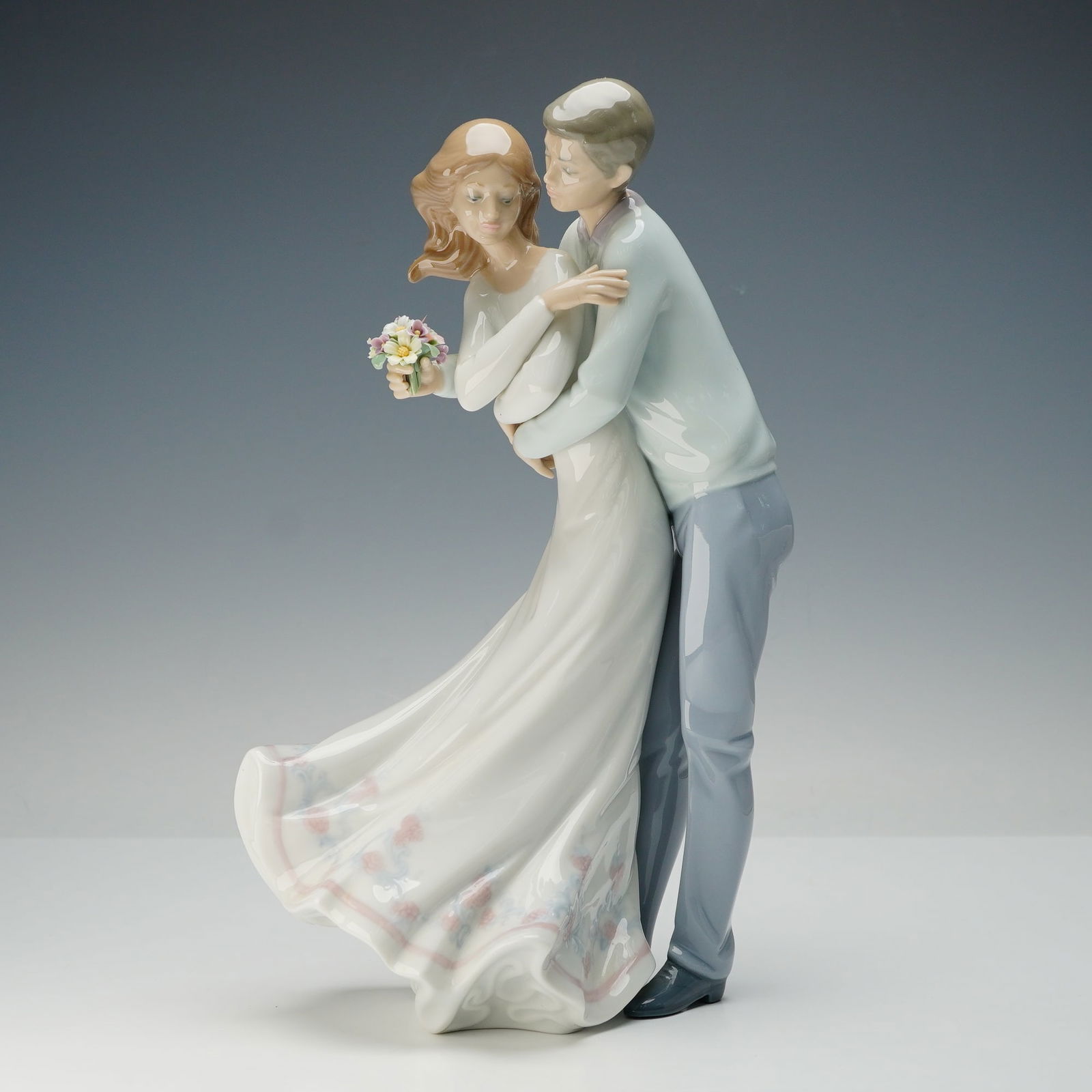 Lladro Porcelain Figurine, Love's Embrace 01006704 (1 of 5)