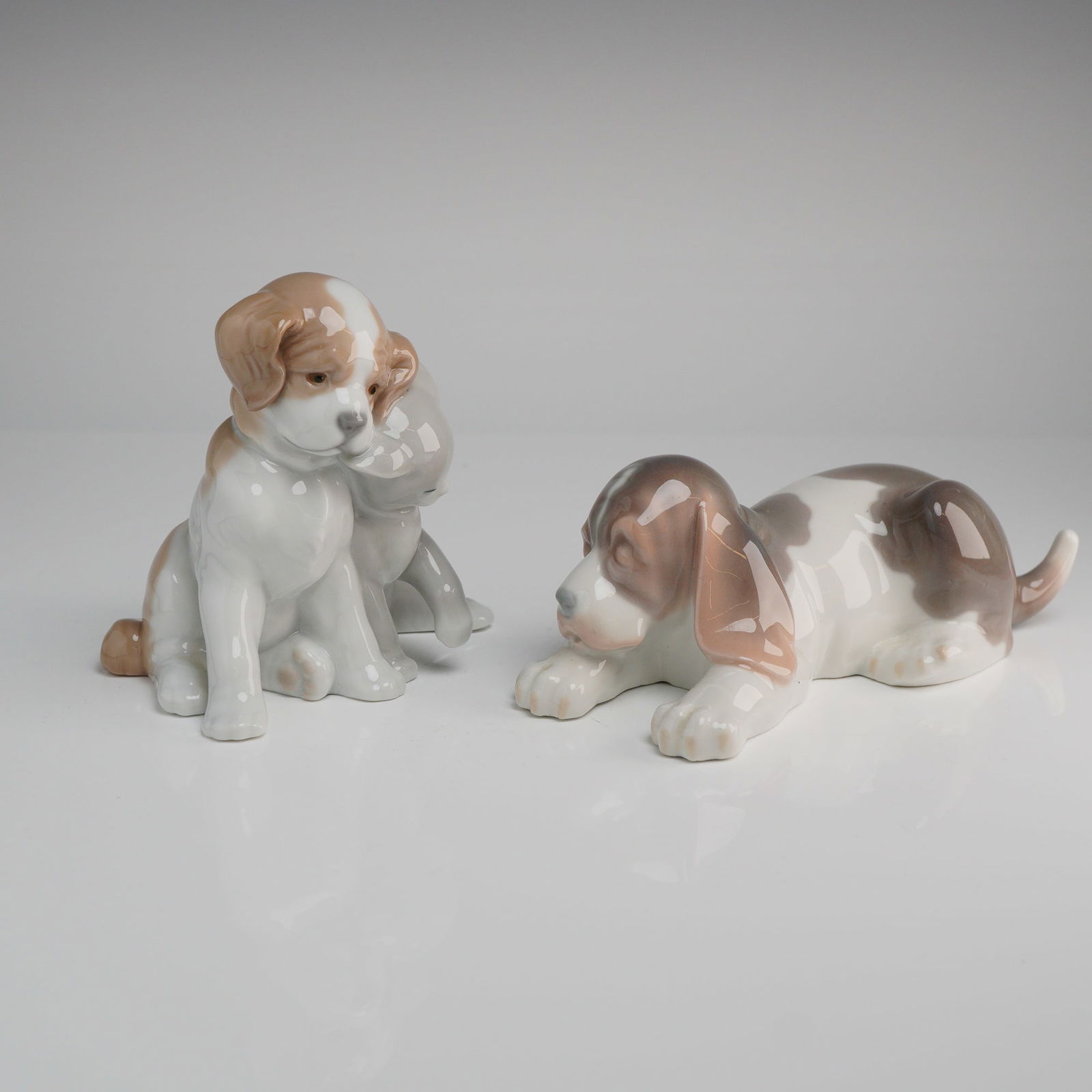2pc Lladro Figurines, Against All Odds 8301 & Beagle Puppy 1072 (1 of 4)