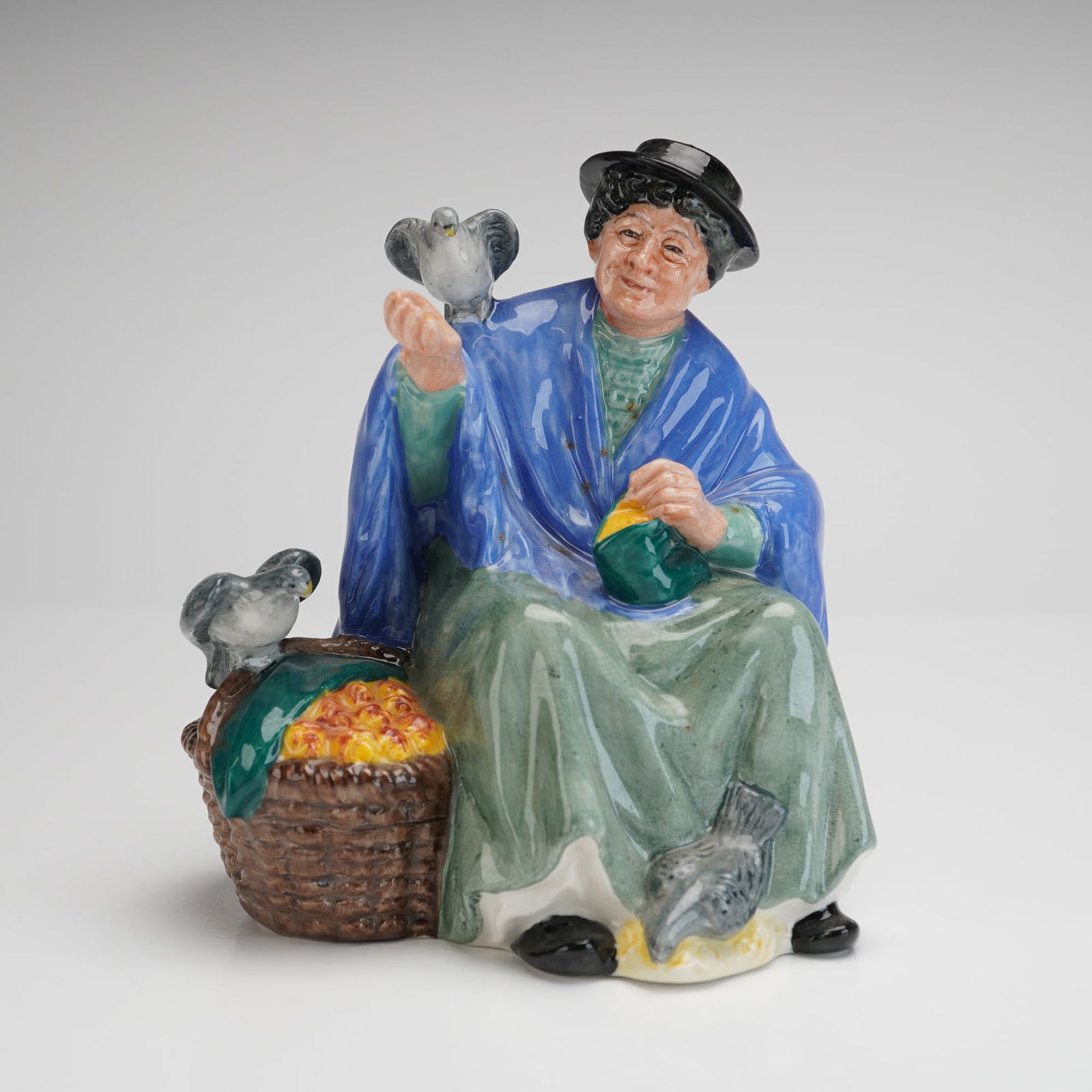 Royal Doulton Figurine Tuppence A Bag HN 2320 (1 of 3)