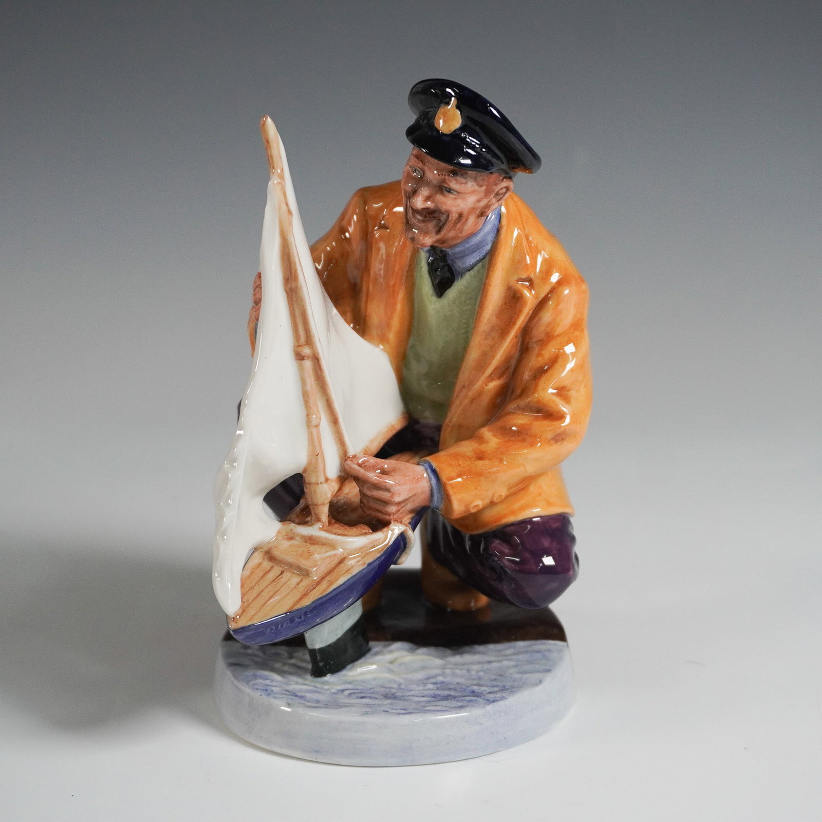 Royal Doulton Figurine, Sailor's Holiday HN2442 (1 of 3)