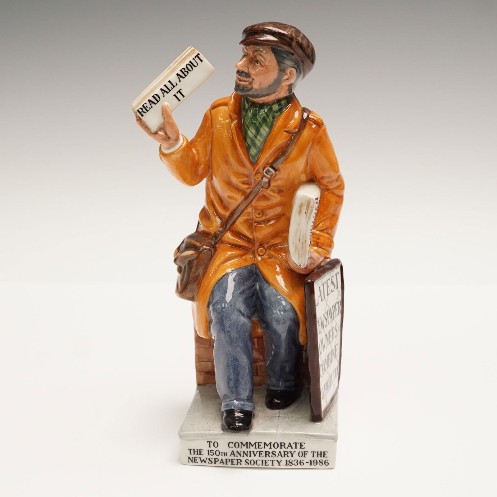 Royal Doulton Figurine, The Newsvendor HN2891 (1 of 4)