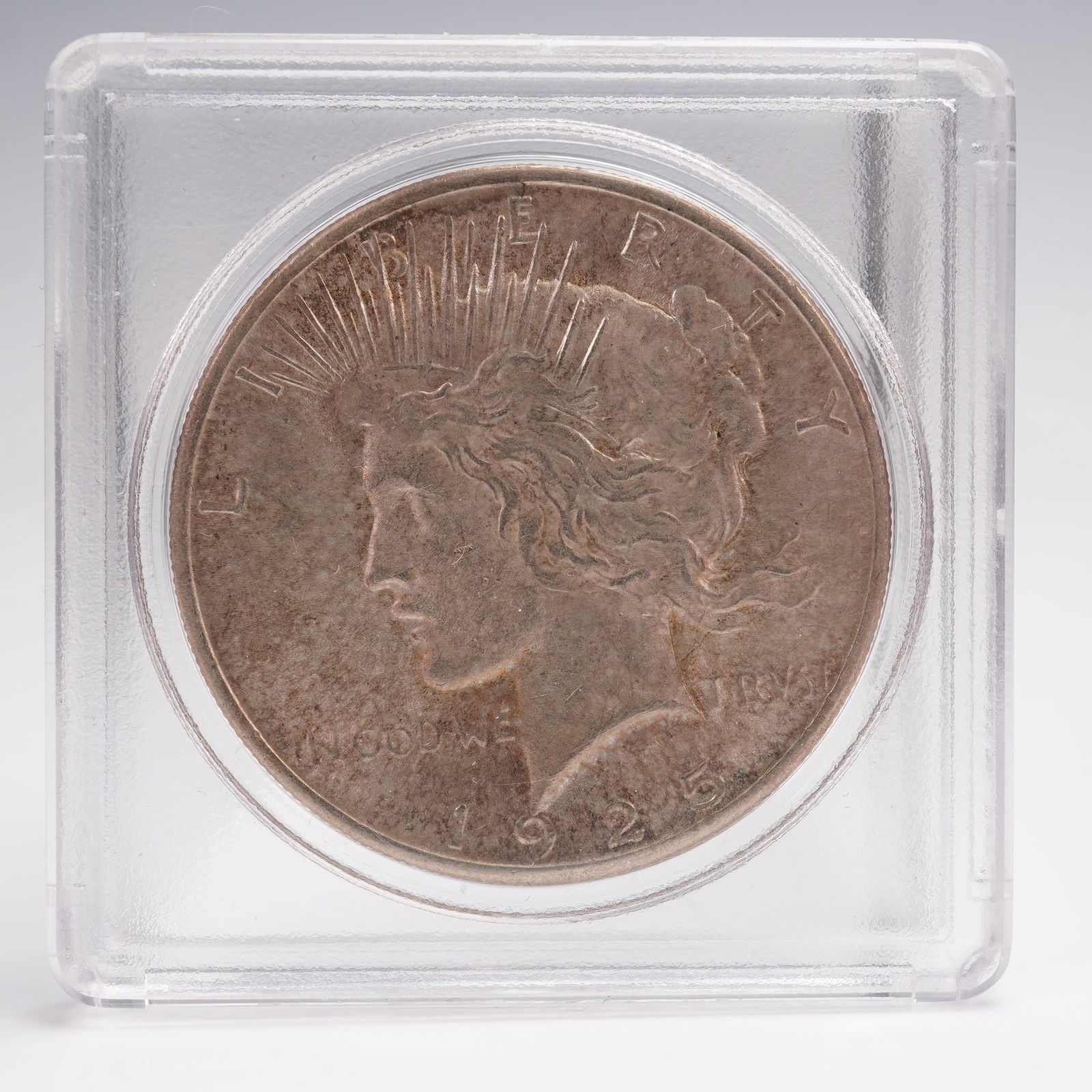 1925 Peace Dollar Silver Coin (1 of 2)