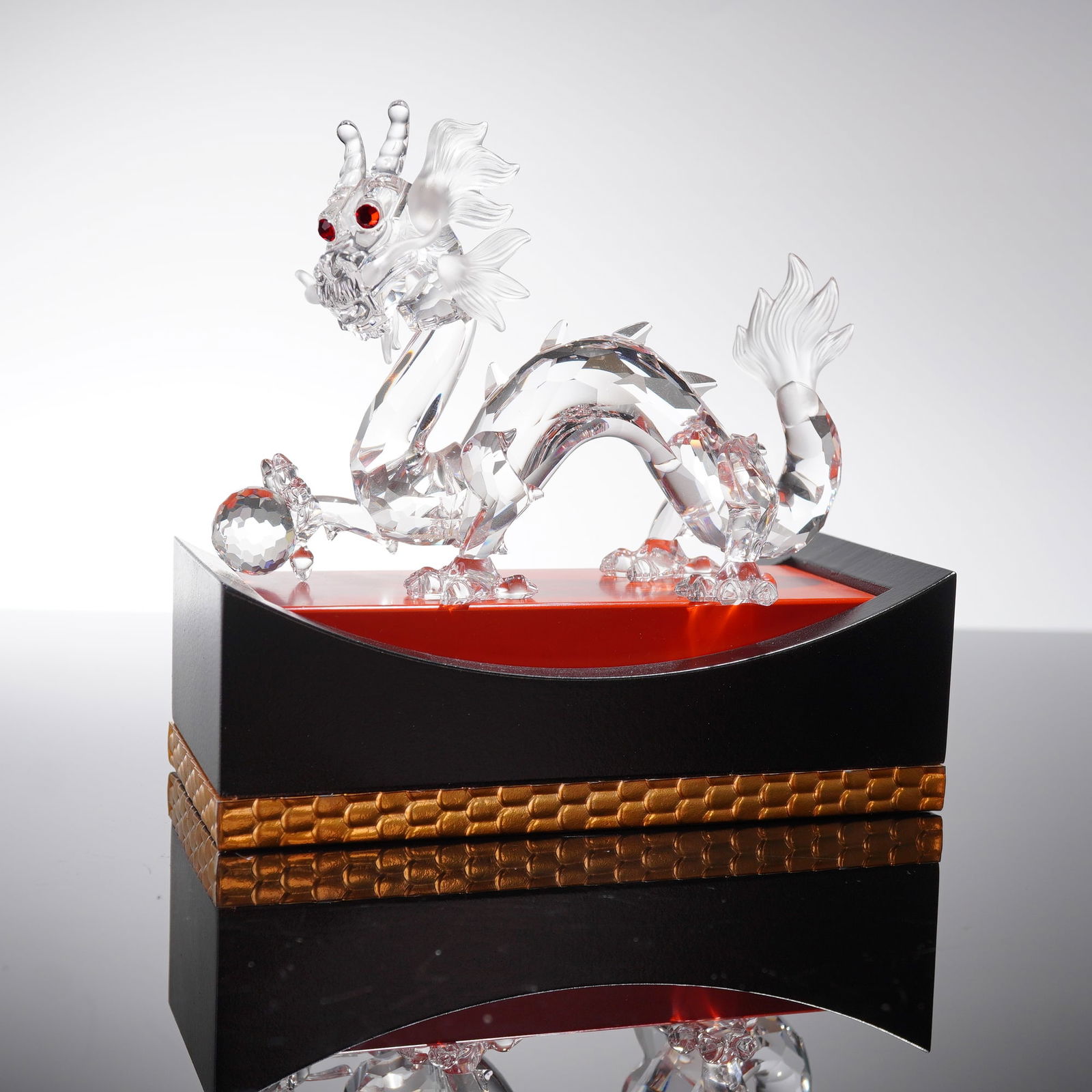 Swarovski Crystal 1997 Annual Edition Fabulous Creatures The Dragon (1 of 5)