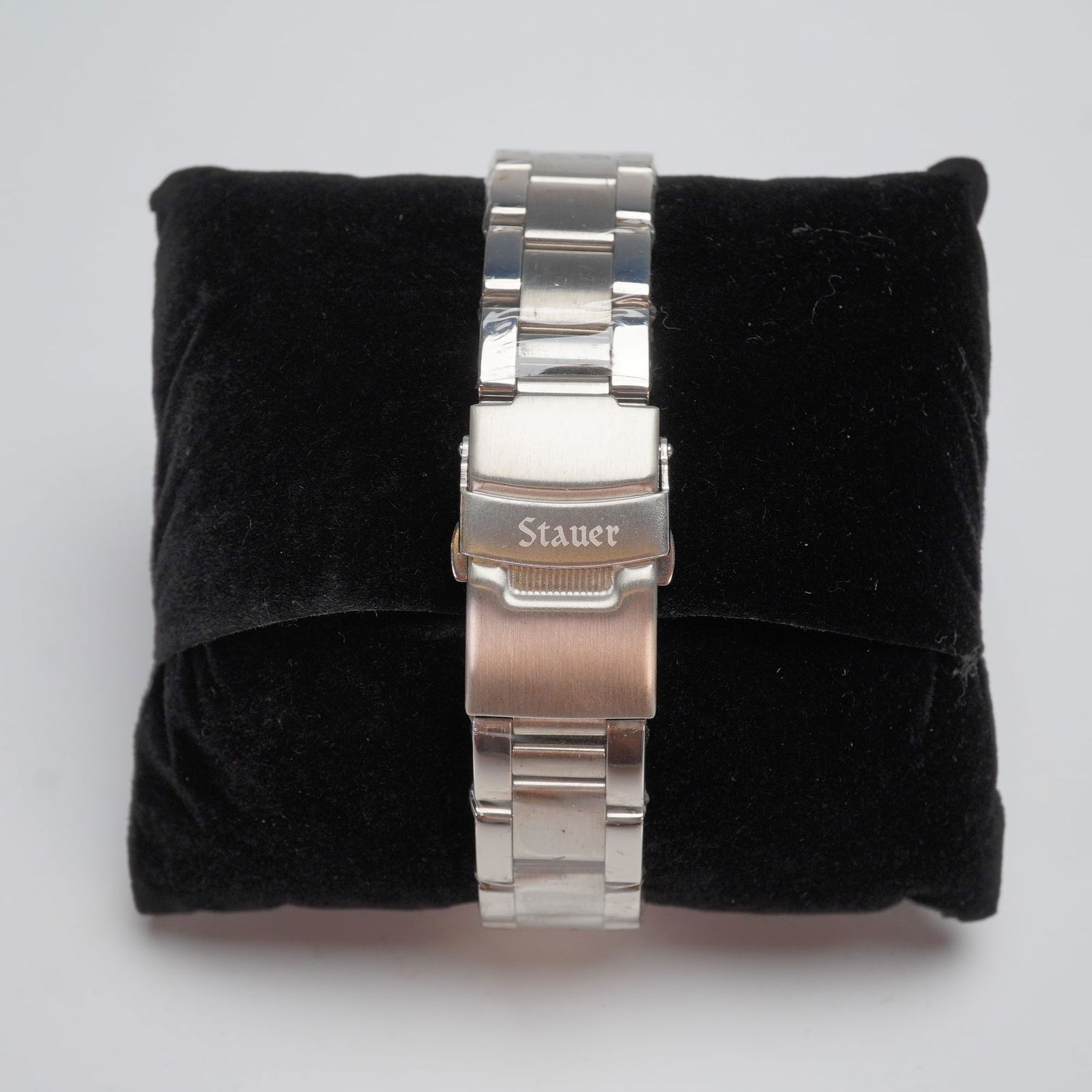 Stauer Excursion Dive Watch - 2