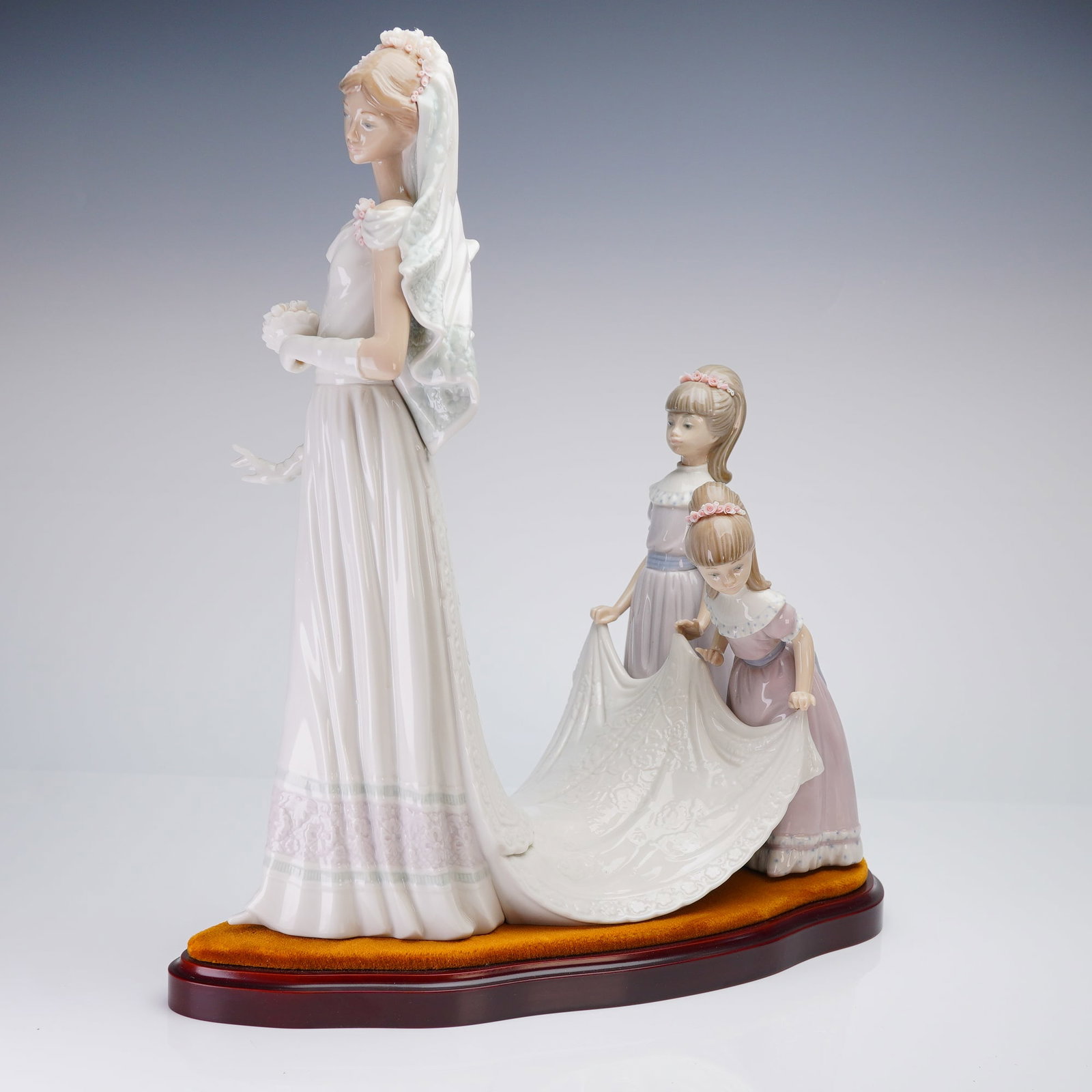 Lladro Here Comes the Bride Porcelain Sculpture (1 of 6)