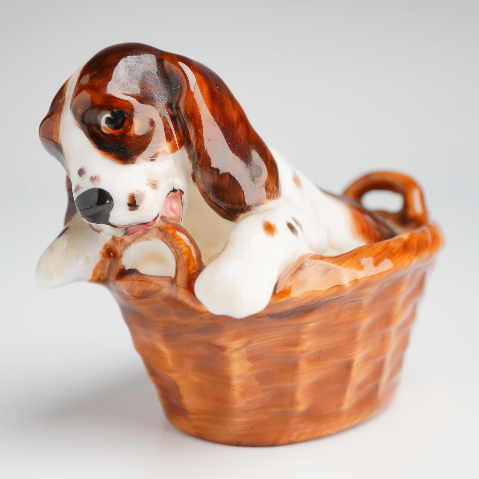 Royal Doulton Dog Figurine, HN2586 (1 of 4)
