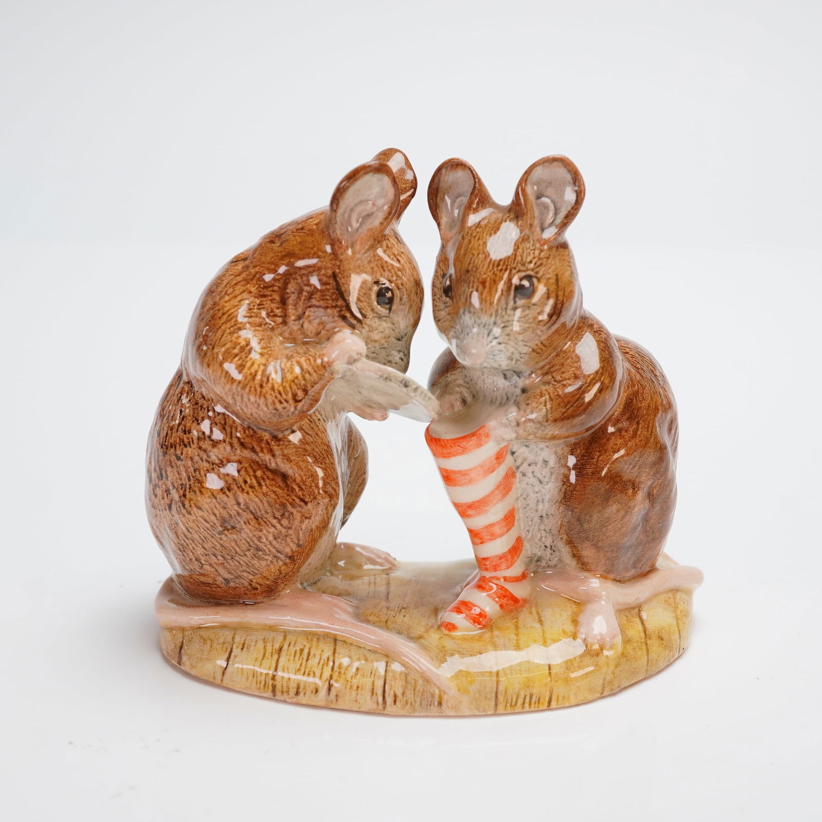 Royal Albert Beatrix Potter's Figurine, The Christmas Stocking (1 of 3)