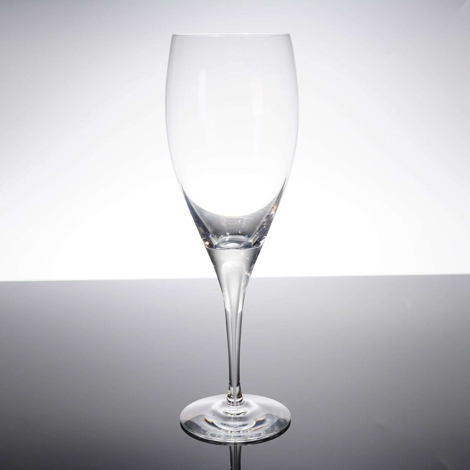 Orrefors Intermezzo Crystal Wine Glass with Presentation Box (1 of 4)