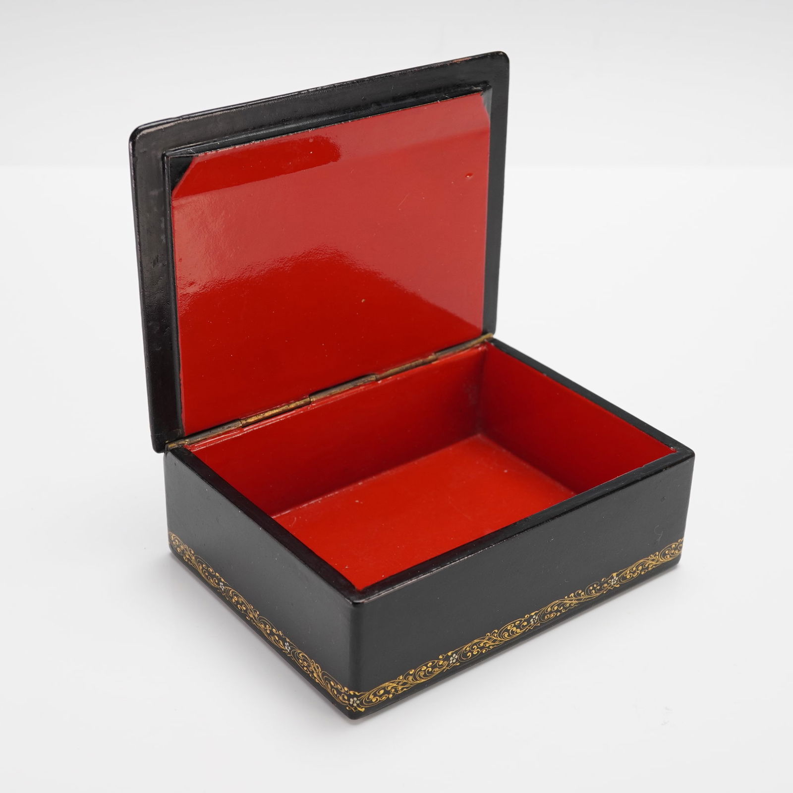 A Russian Lacquer Box, Signed - 3