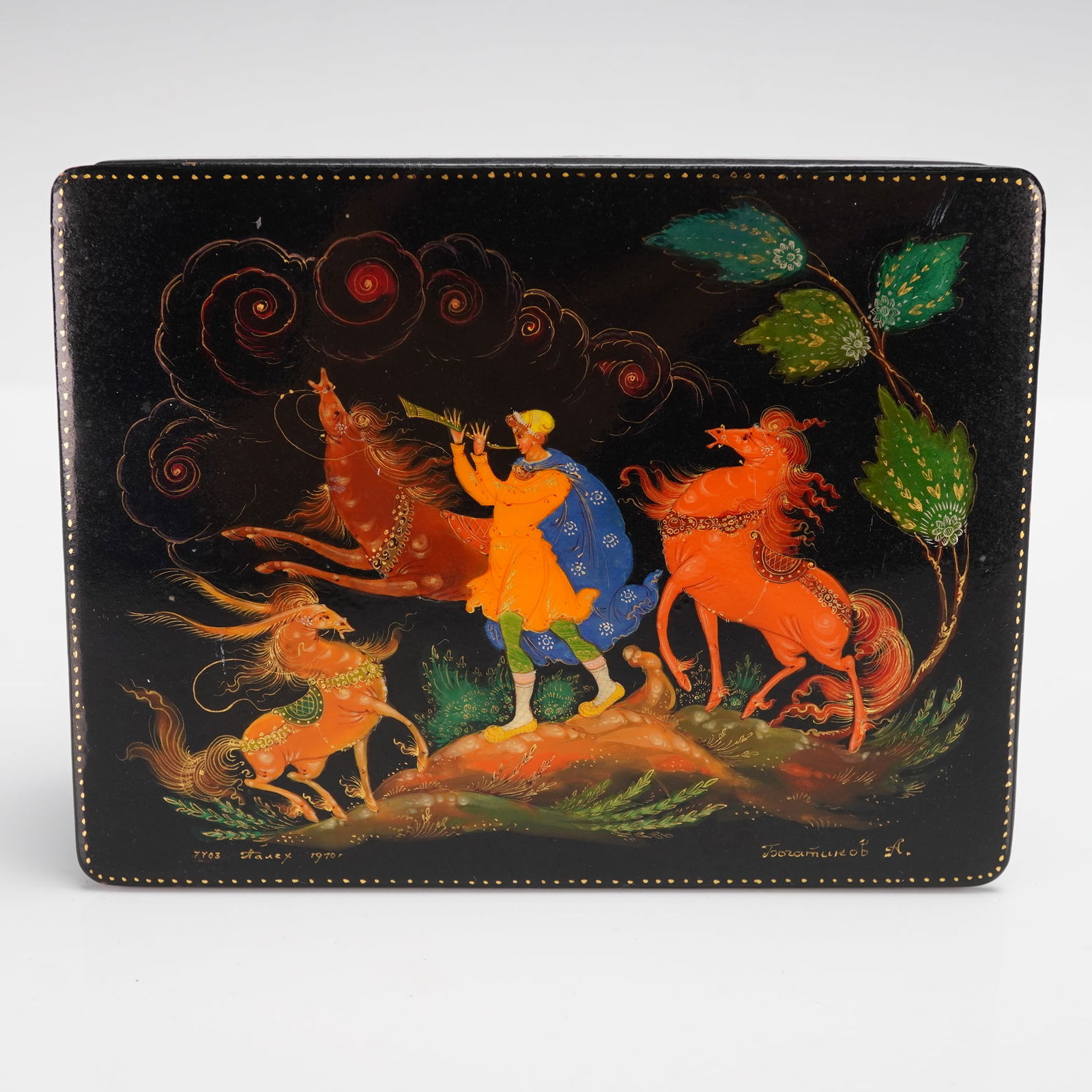 A Russian Lacquer Box, Signed - 4