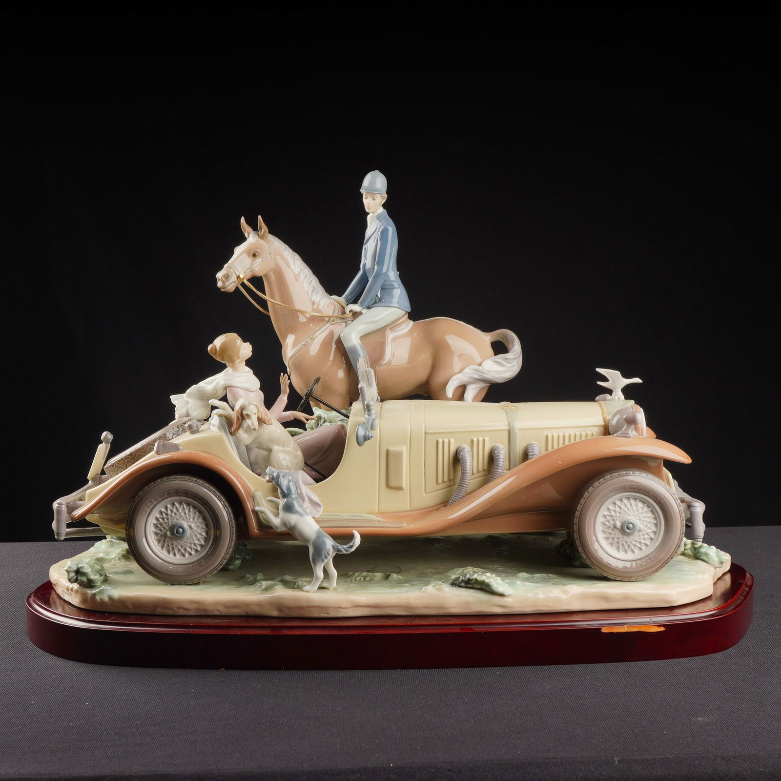 Lladro Porcelain Sculpture Happy Encounter 01001523 (1 of 7)