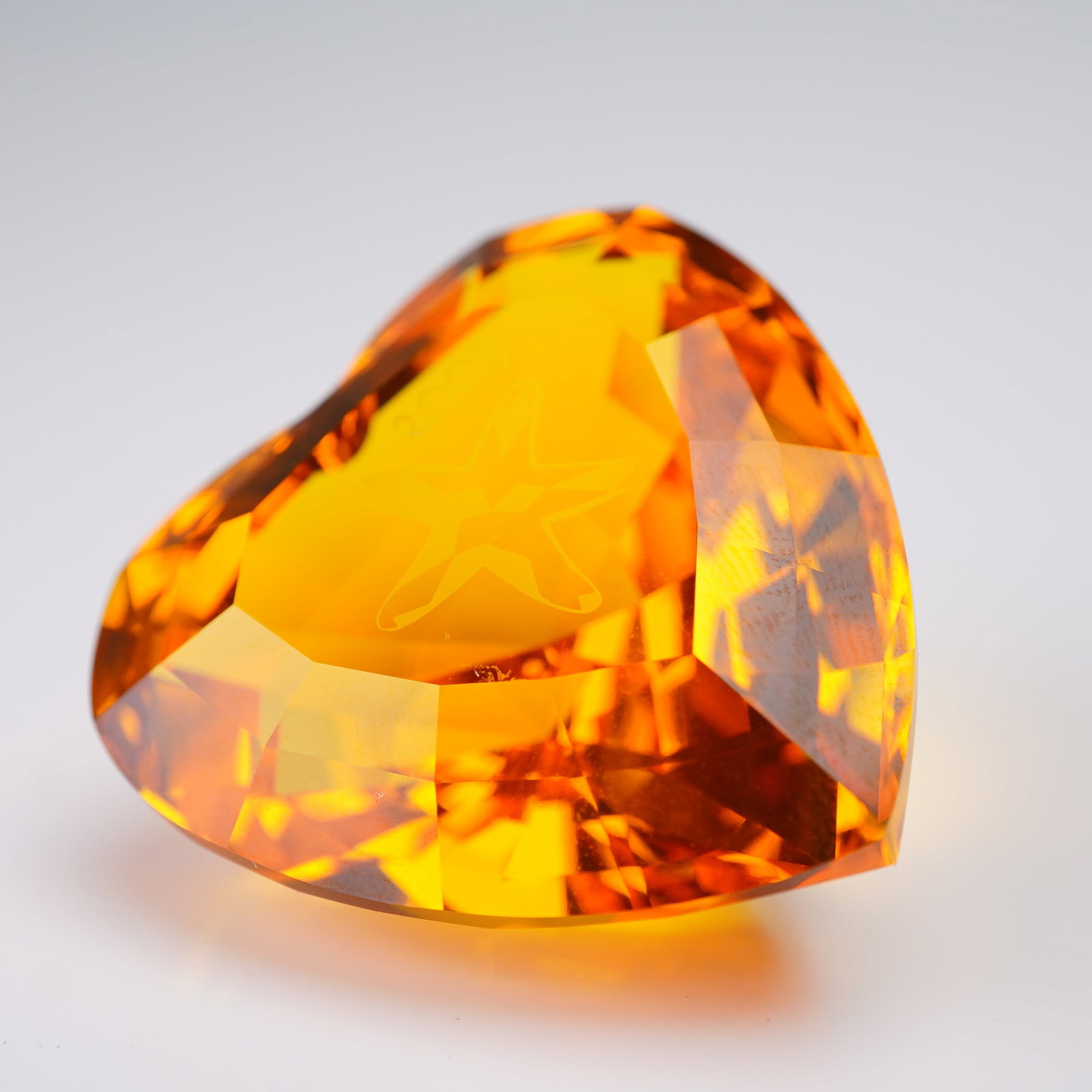 Swarovski SCS 2005 Harmony Topaz Heart Paperweight (1 of 6)