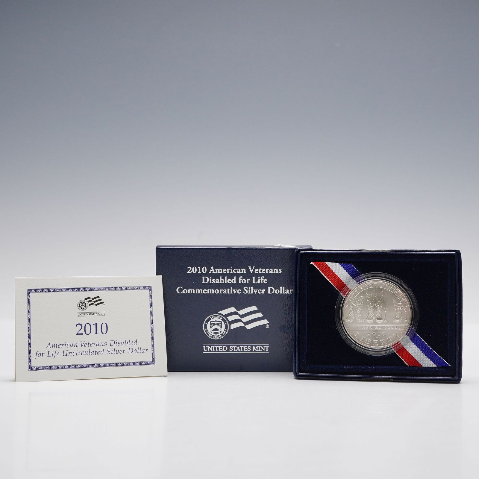 2010-W United States Mint American Veterans Commemorative Silver Dollar (1 of 3)