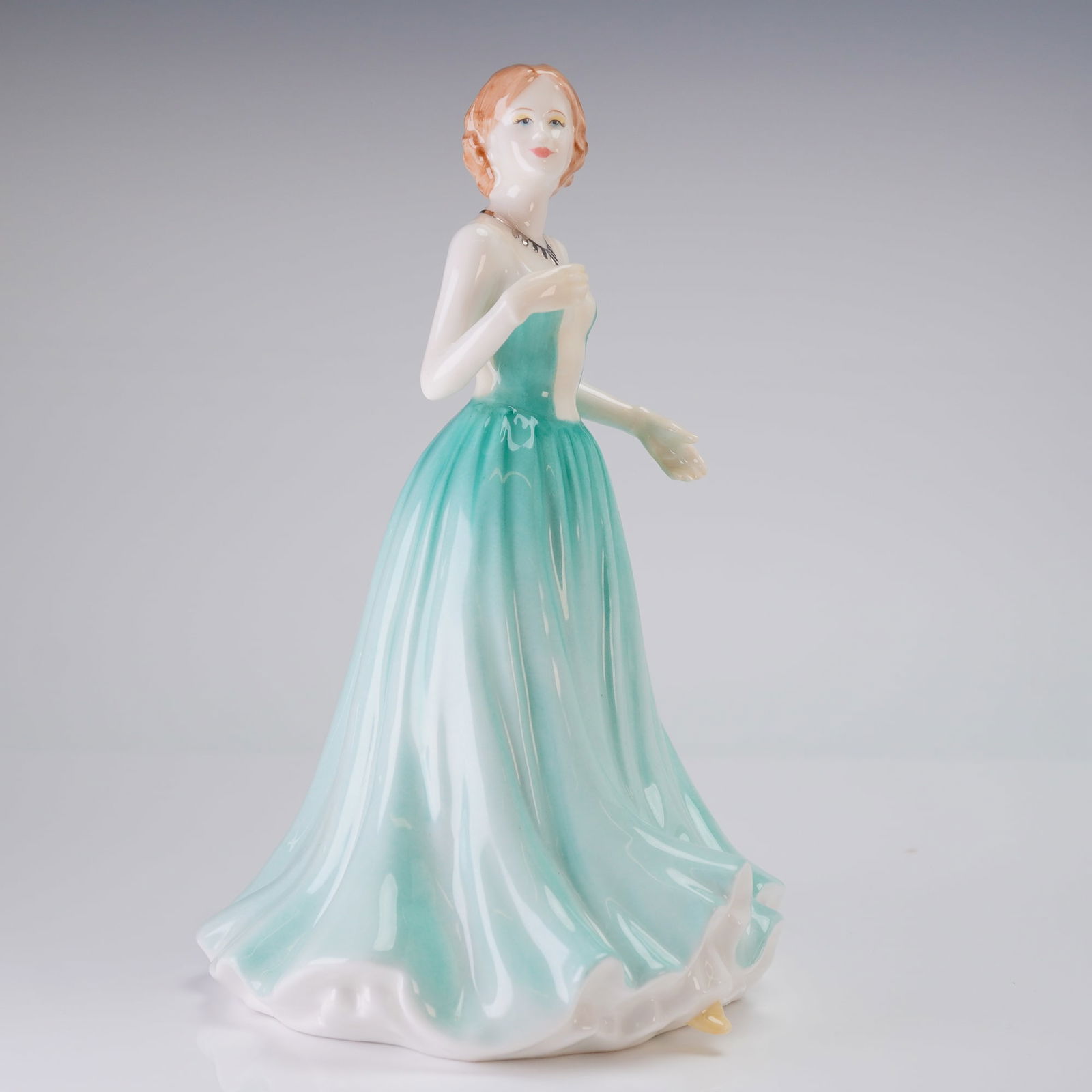 Royal Doulton Classics Figurine Laura HN4665 (1 of 4)