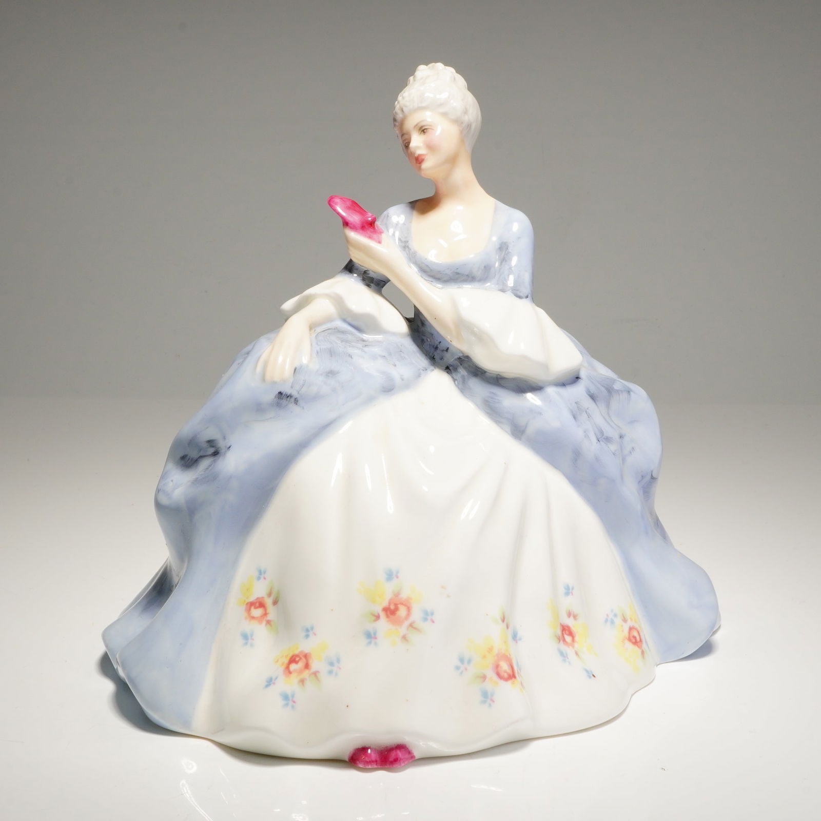 Royal Doulton Figurine Wistful HN2472 (1 of 4)