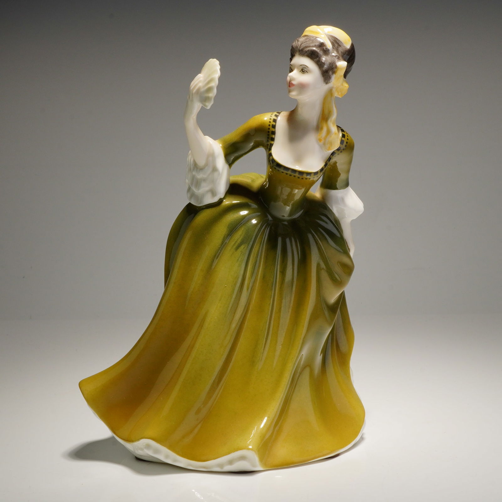 Royal Doulton Figurine Simone HN 2378 (1 of 4)